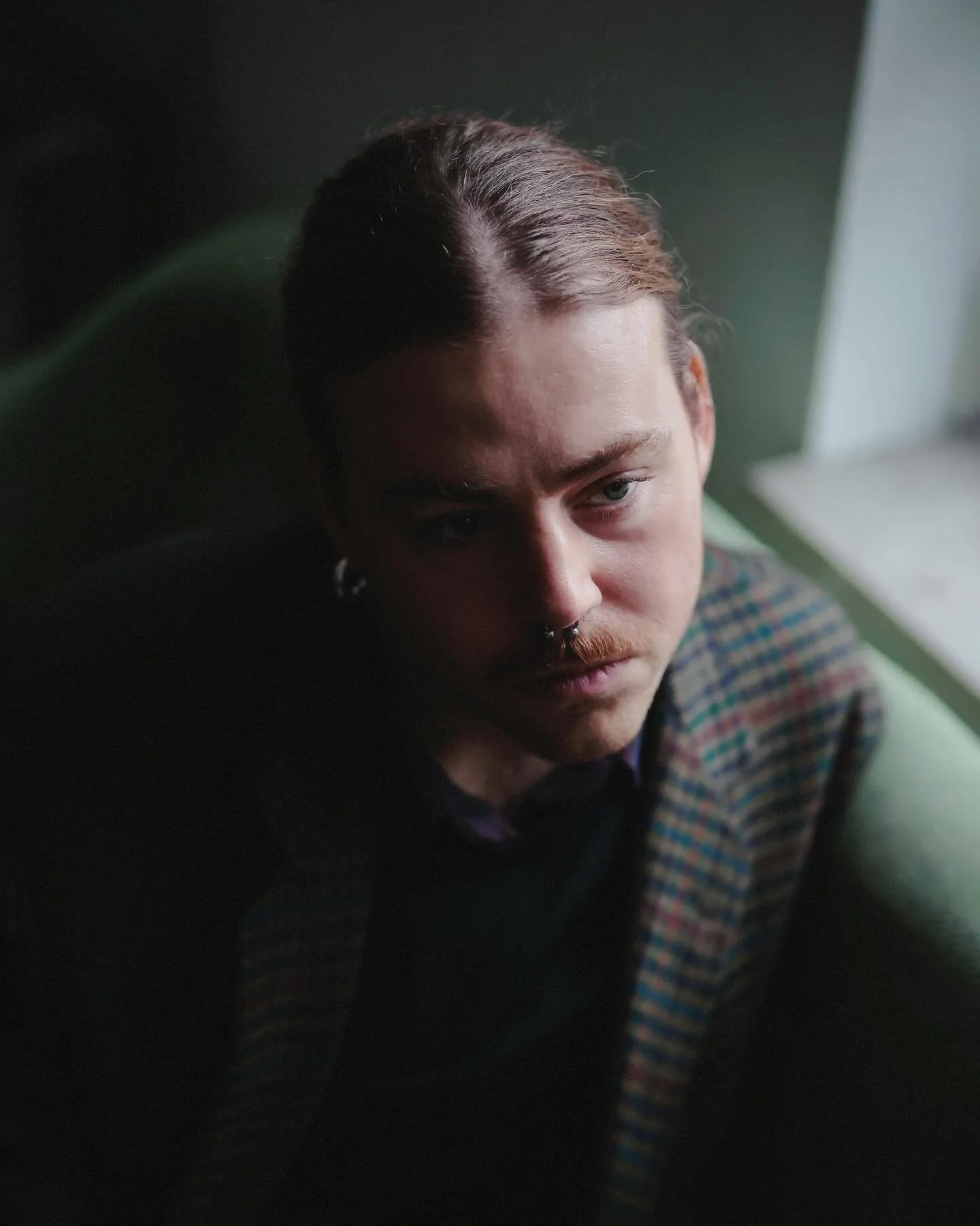 lil self portrait on sunday bc found a new angle 👼 to be melodramatic in 👁️👄👁️