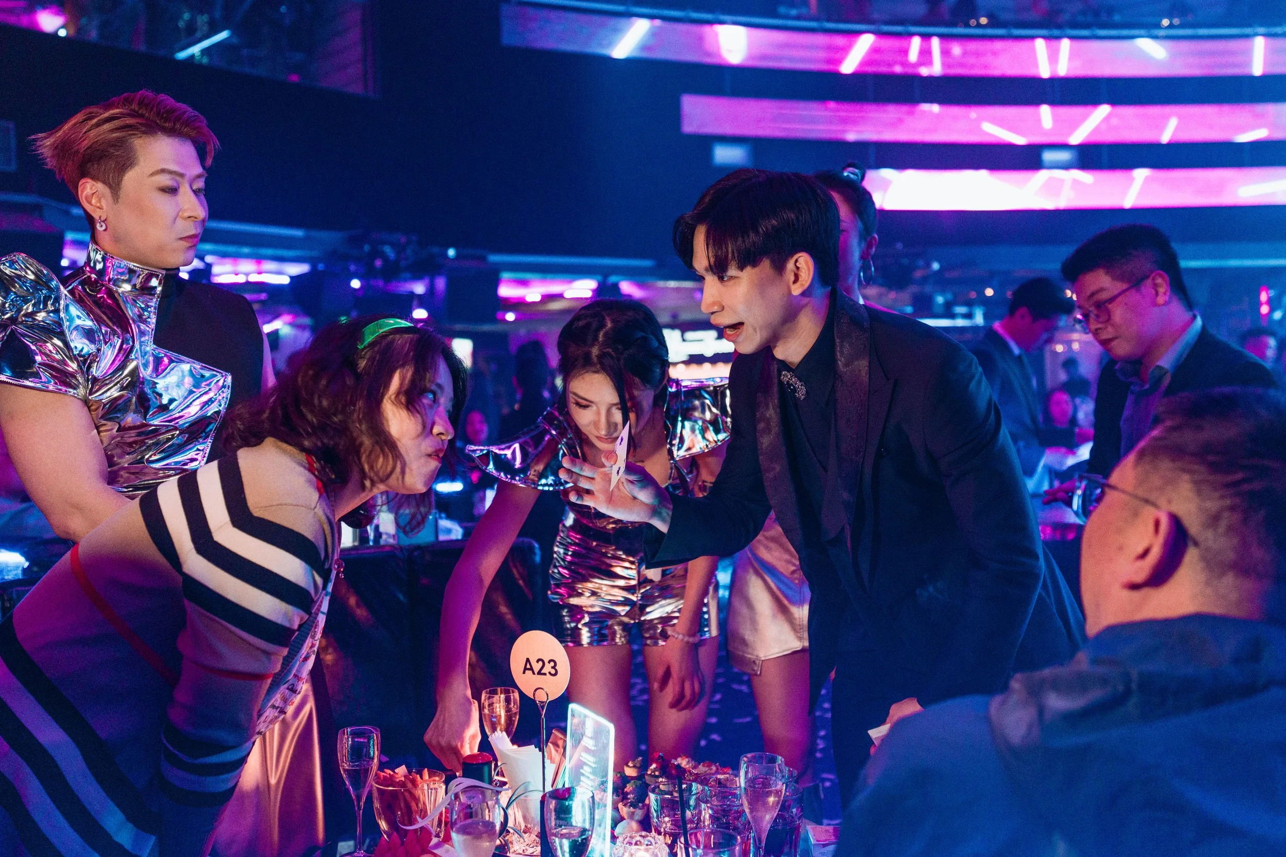 Macau magician Matt Tran Close Up magic 澳門魔術師Matt 近距離魔術表演  新濠天地 City of Dreams COD Signature Club Gentleman's Night.jpg