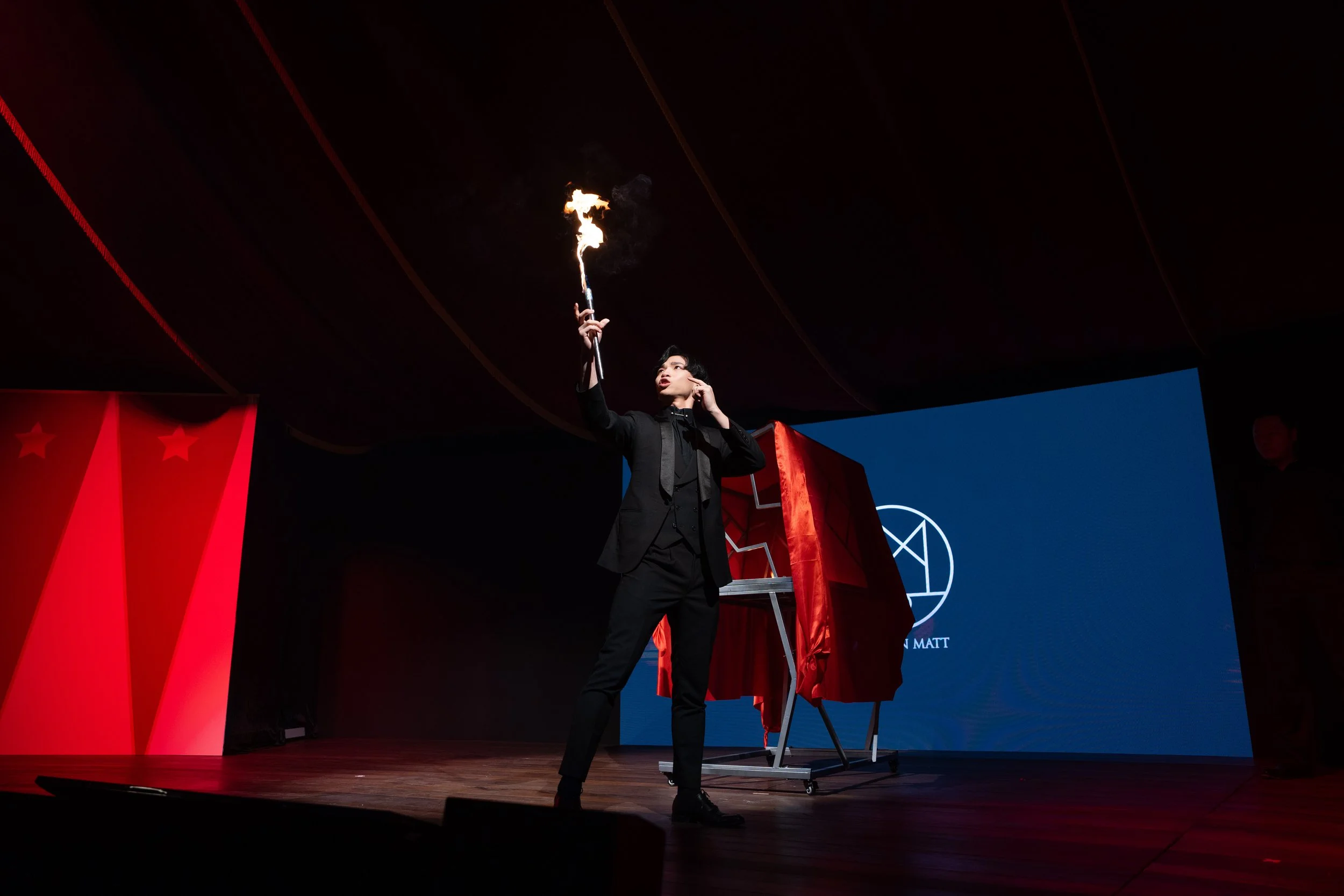 Macau magician Matt Tran stage illusion magic 澳門魔術師Matt 大型幻象魔術表演 刀鋸美人 wynn macau.jpg