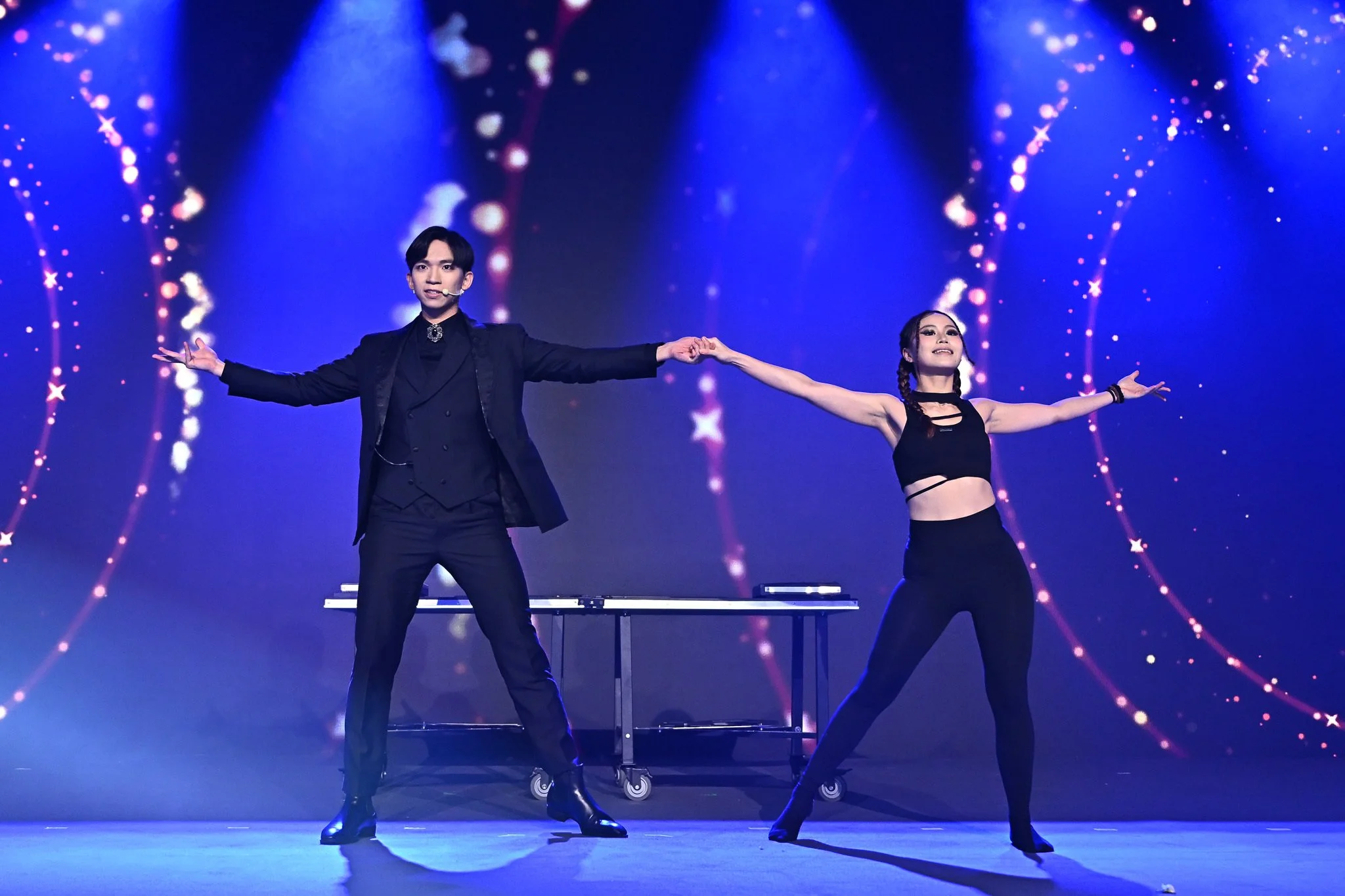 Macau magician Matt Tran Illusion magic 澳門魔術師Matt 大型幻象 魔術表演 AIA 週年 晚宴 頒獎禮 新濠影匯 AIA Annual Award Presentation Gala Dinner Studio City.JPG