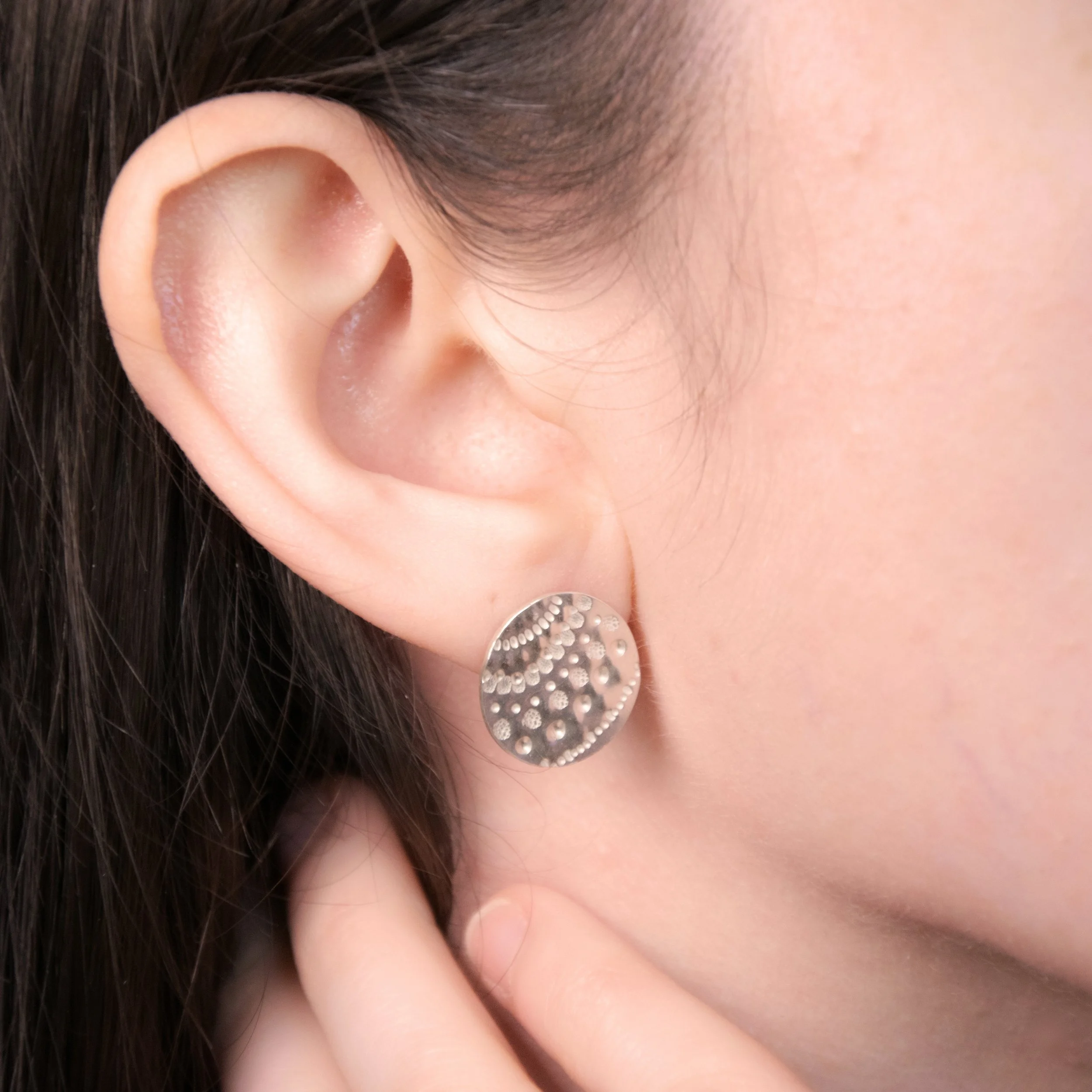 Boucles d'oreilles rondes - Ciselure