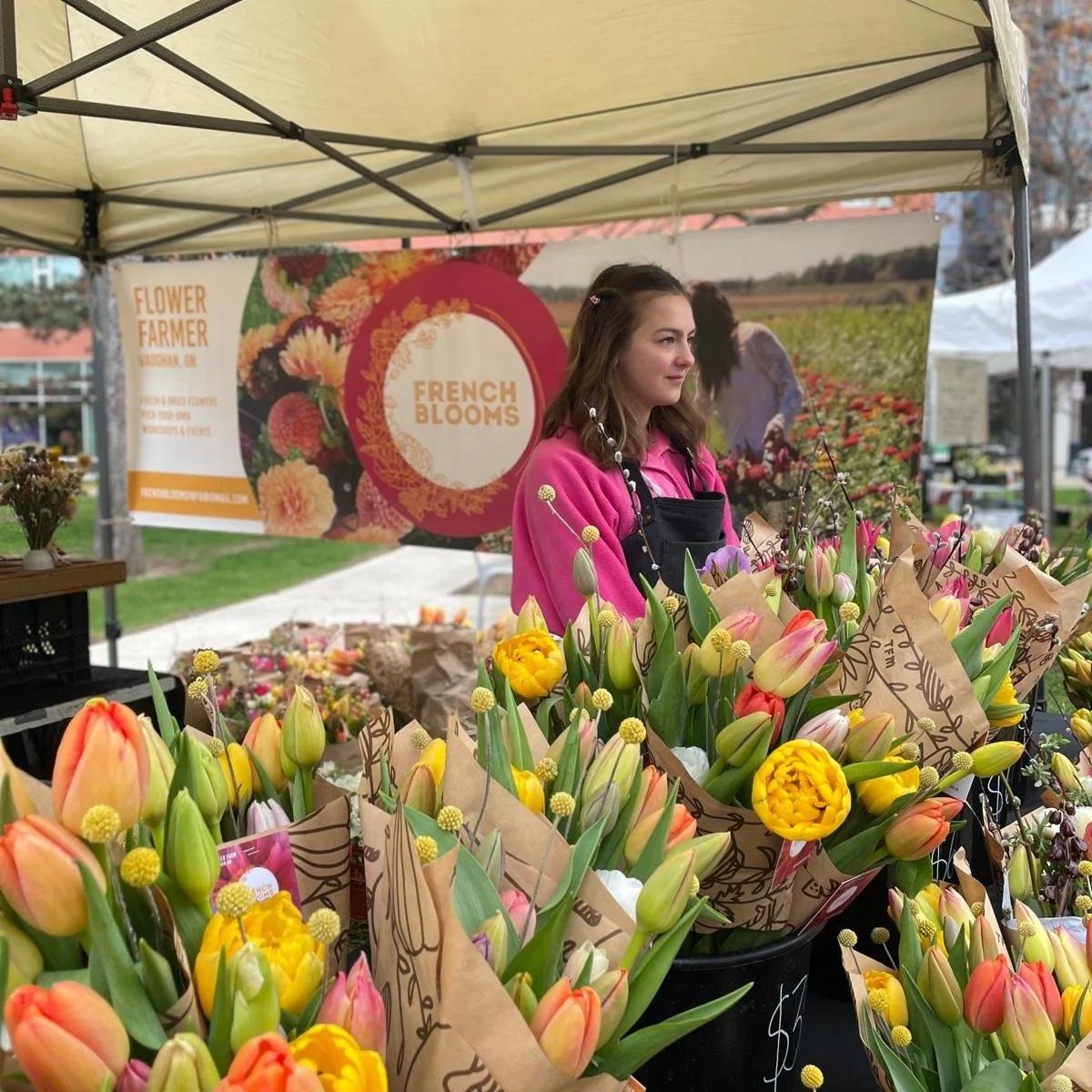 Wow - hard to believe it's been almost 2 weeks since we were a part of the Toronto Flower Market's season opener. 
It was our first time participating in the May market (which happens over Mother's Day weekend), and were we ever blown away by the tur