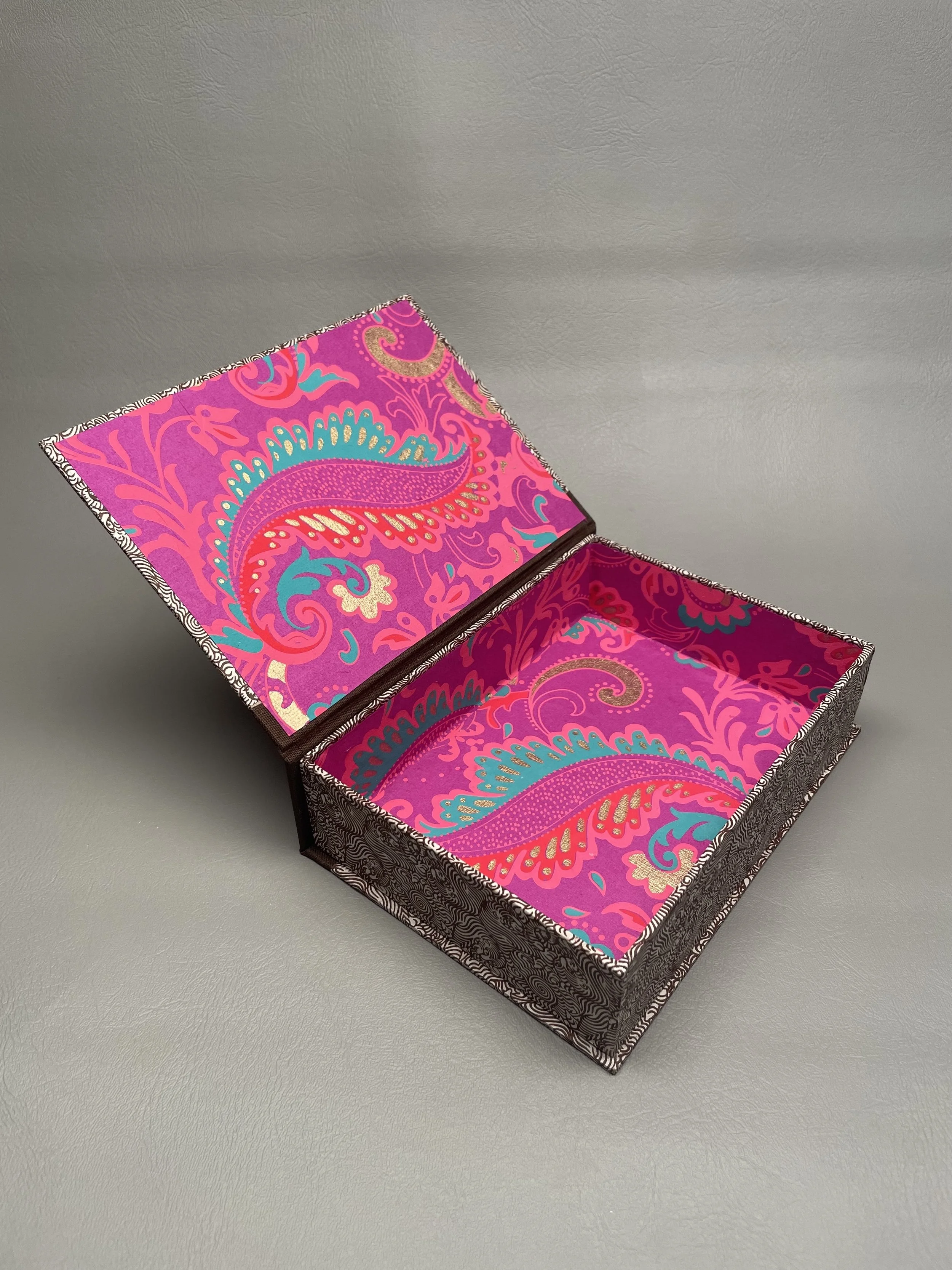 Hinge Lidded Box, 5" x 7" x 1.75" (Interior) (Artist Collection)