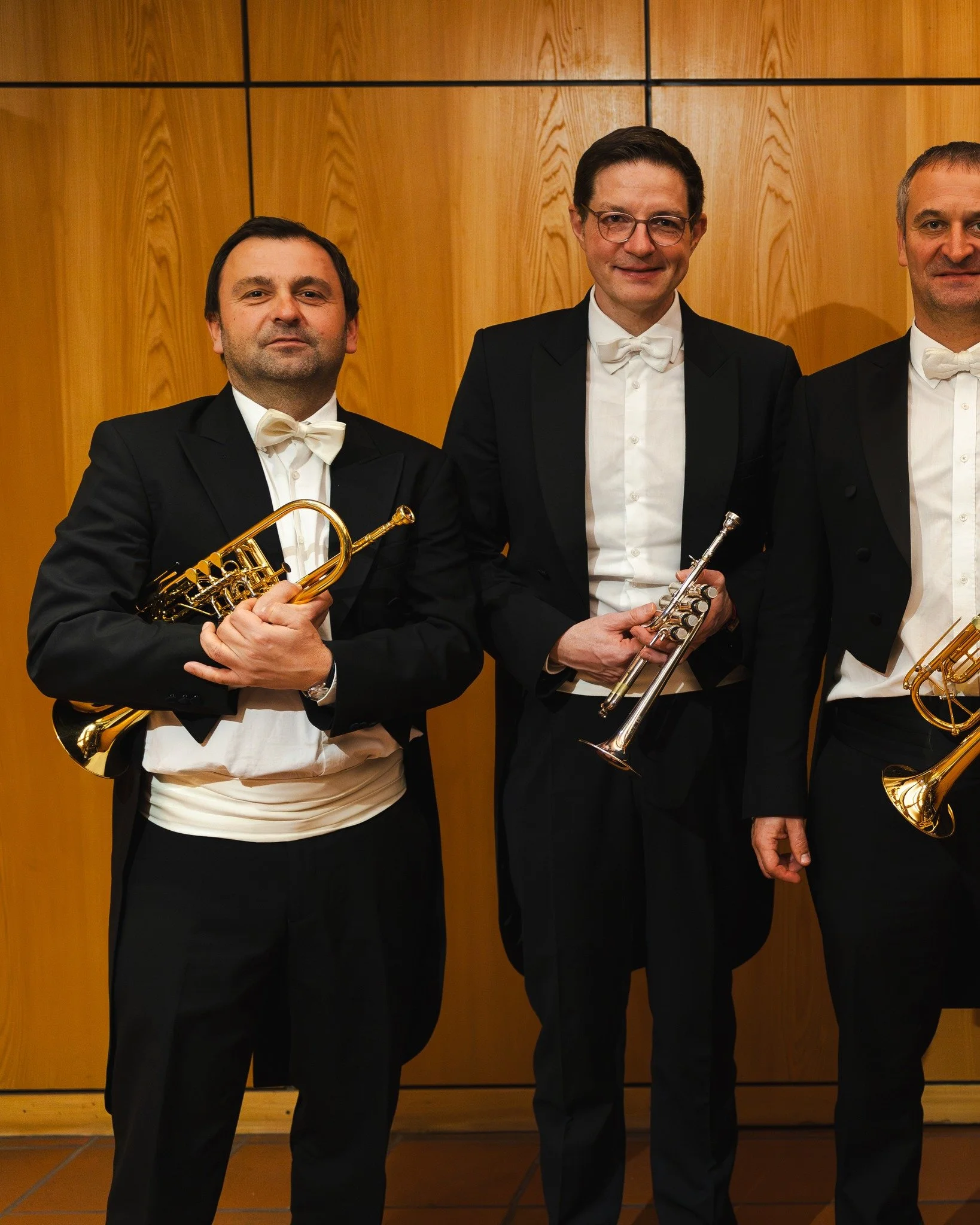 🎺 Unsere Trompeten-Crew w&auml;hrend der Neujahrstour 2025: (v.l.n.r.) Markus Rainer, Florian Klingler, Bernhard Peschl, Erich Rinner und Alexandre Baty 🎺

📸 Tobias Gasser

 #bobross #blechbl&auml;ser #blechschaden #brassband #mphil #konzert #bras