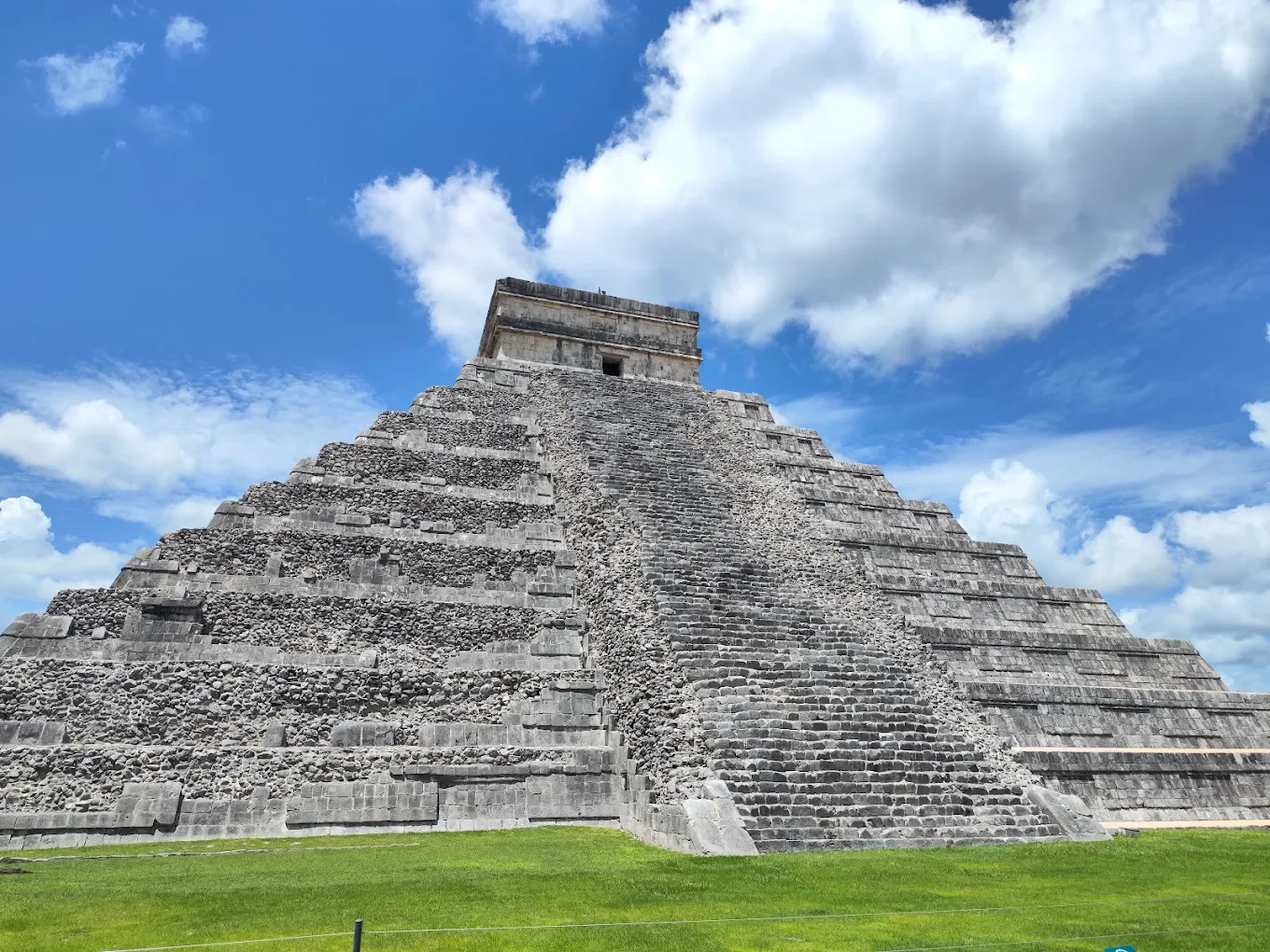 The Temple of Kukulcan: The Pyramid That Still Keeps Time