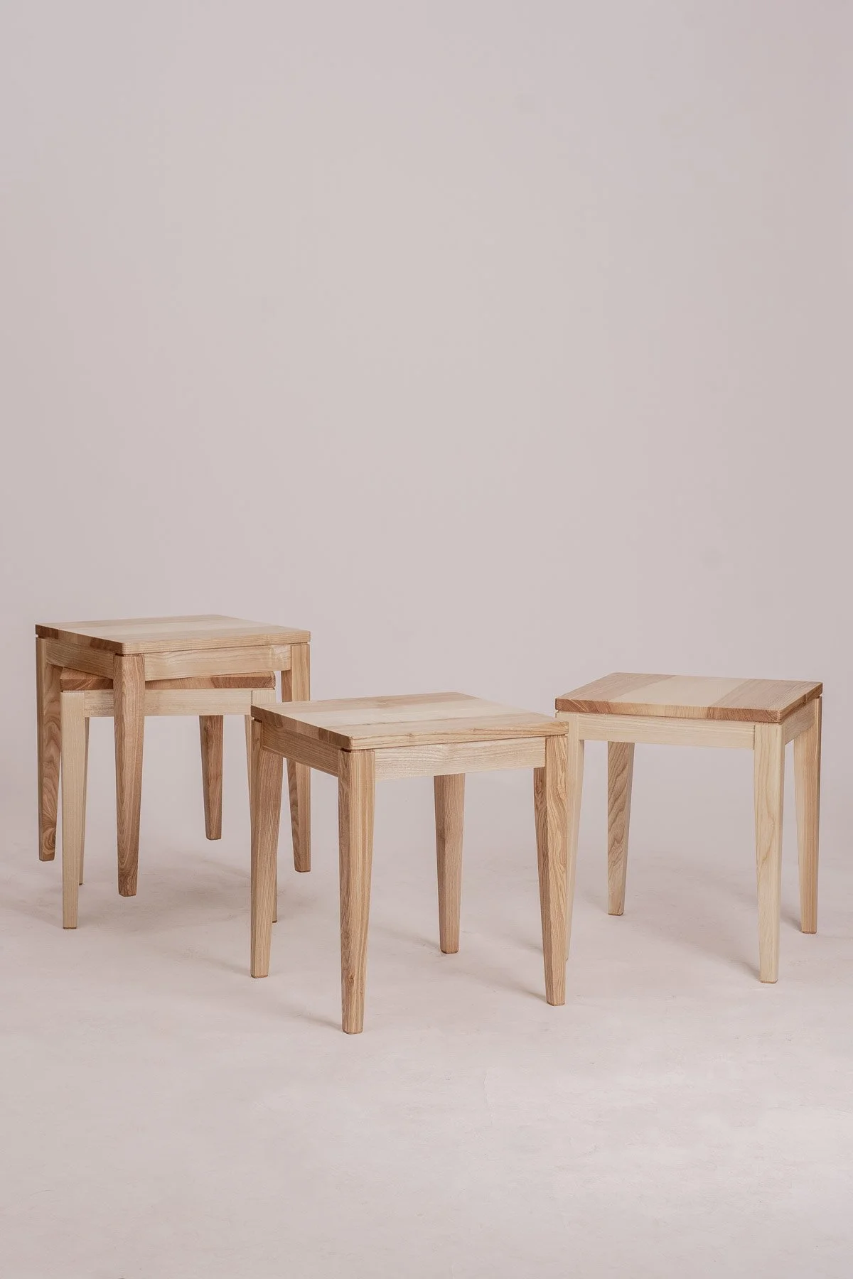 Beistelltisch aus Massivholz