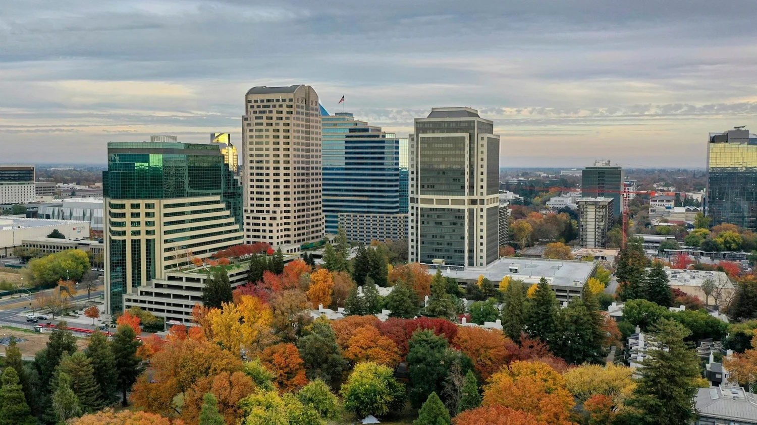 Skyline along the Sacramento River in Sacramento showcasing real estate market opportunities