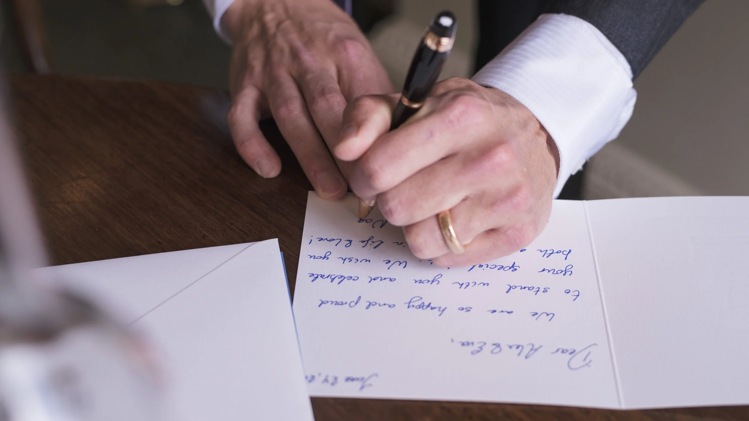 Agent writing a handwritten note
