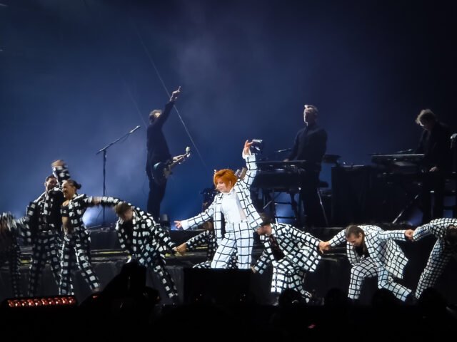 kekeLMB_MyleneFarmer_Nevermore2024_StadeFrance_Paris_2024-24-640x480.jpg