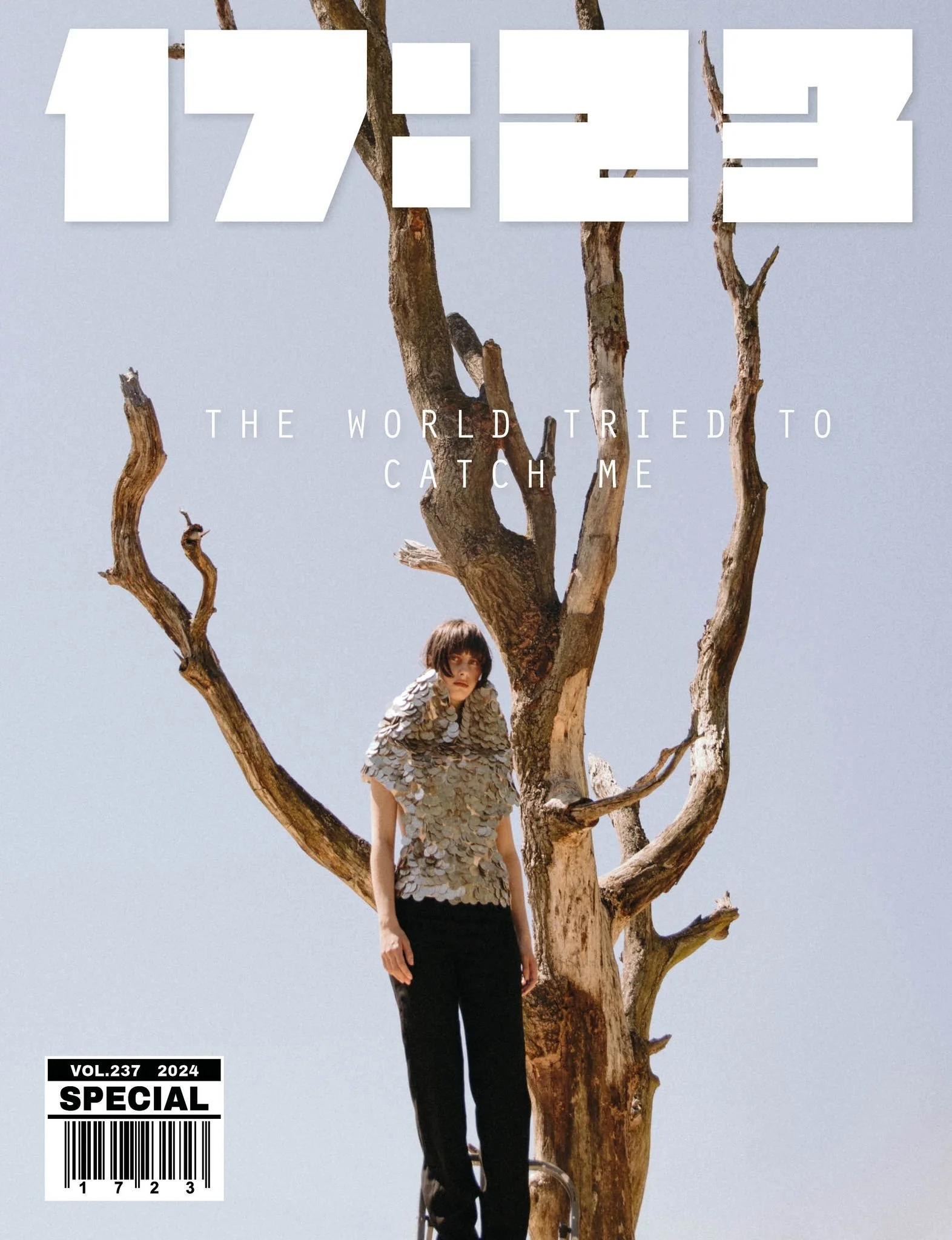 17:23, Vol. 237, Special Issue 2024
Photography: Mijke Van Den Noort @vandenoortphotography
Models: Alisa Ikryannikova @alisaikry & Tamar de Haan @tamarde.h@thepuremgmt
Makeup: @makeuppbyammy
Set Assistant: Shiran Revivo