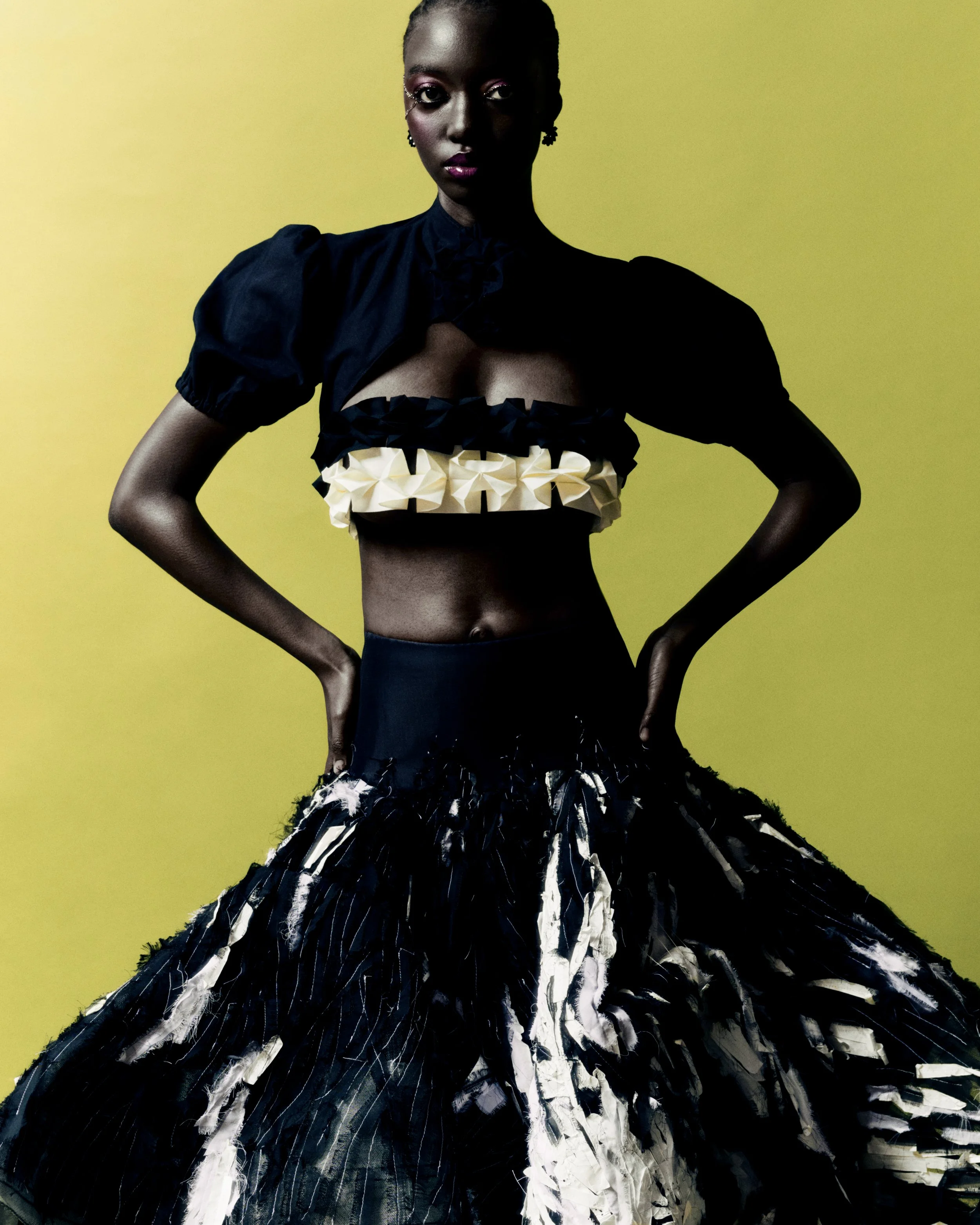 ‘Shape of Hue’ | Vogue Portugal

Photography: Lotte Schriek
Styling: Deniece Barendse 
Mua: Minou Meijers
Model: Jamy Baldeh