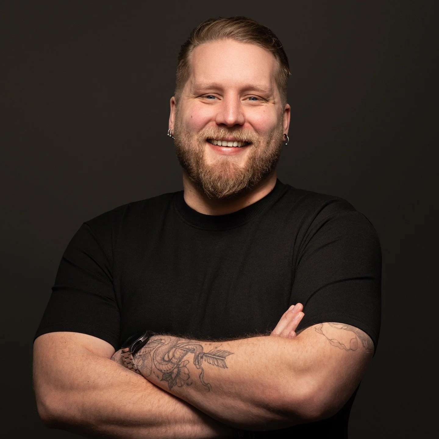 Bedankt @suzan.albertsph voor de geweldige foto's. Het laat zien wat een talent je hebt als fotograaf dat je mij nog goed eruit kan laten zien 😂

Tattoos door @manon_le_nou_tattou