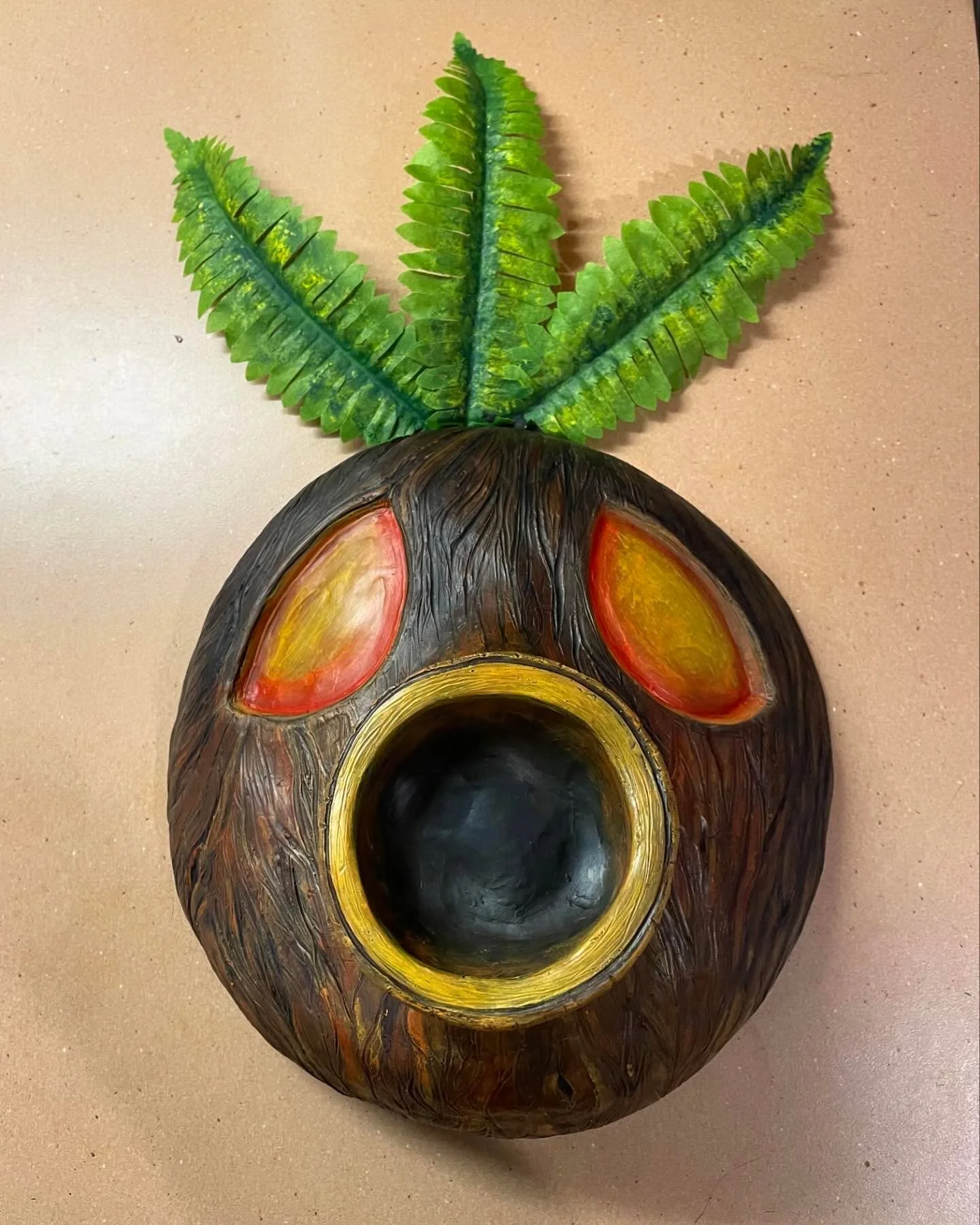 Been slowly making my way through making all the masks from Majoras mask and obviously had to start with the Deku Mask!

#majorasmask #propmaking #dekuscrub