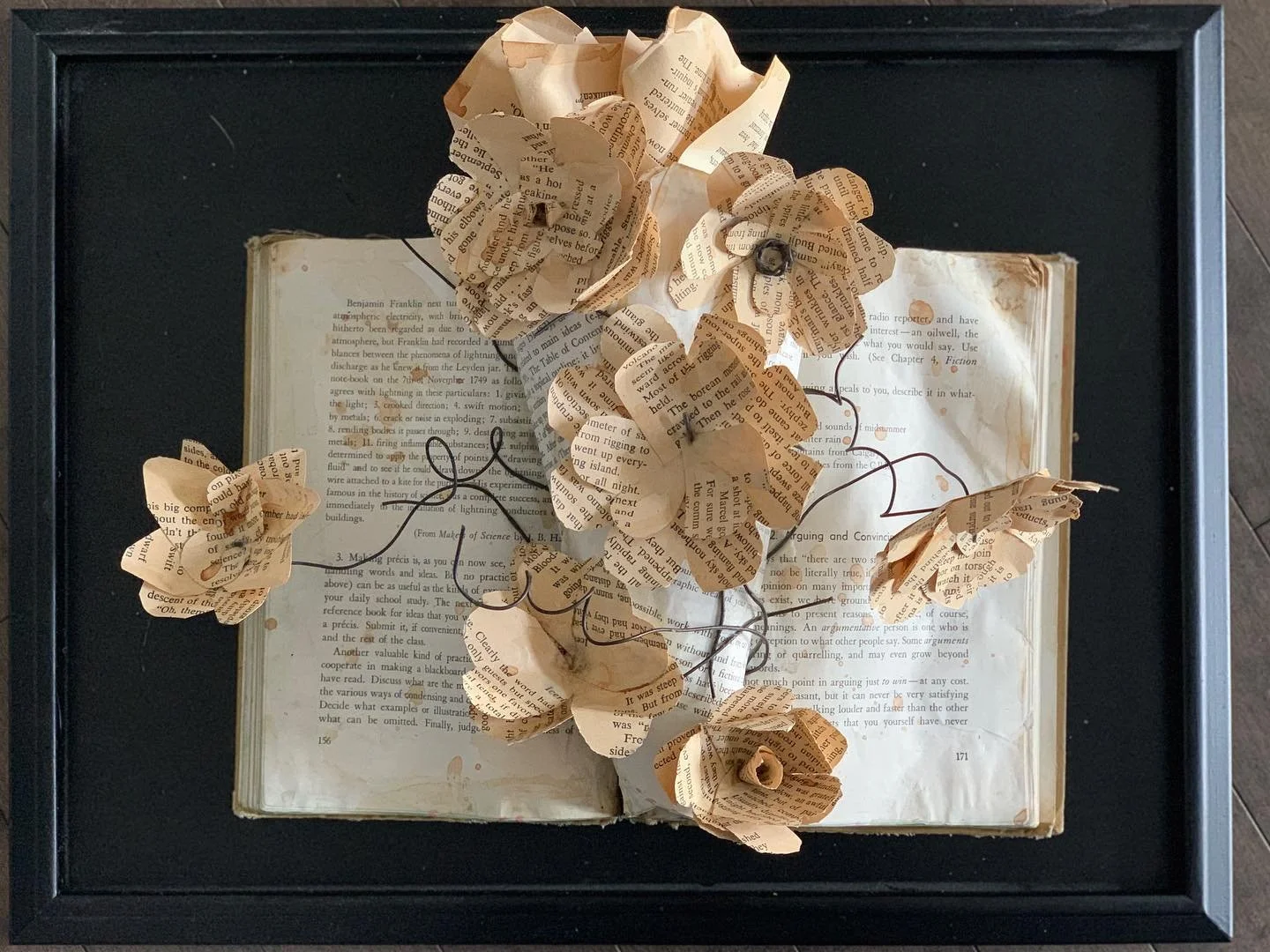 Bouquet of flowers - book sculpture

#sculpture #papersculpture
