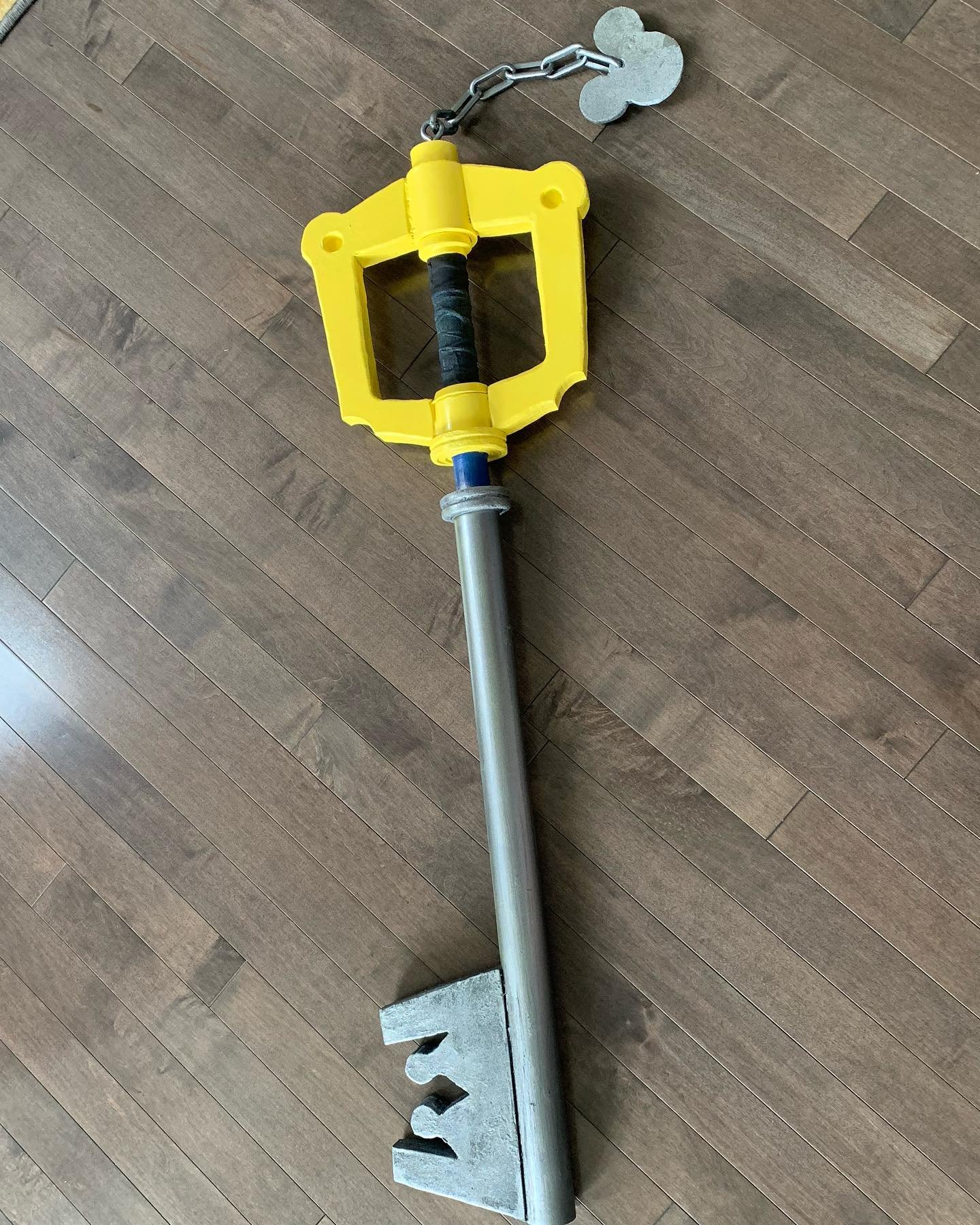 Did someone mention the door to darkness?

Keyblade from Kingdom Hearts made by me

#kingdomhearts #prop #propmaking