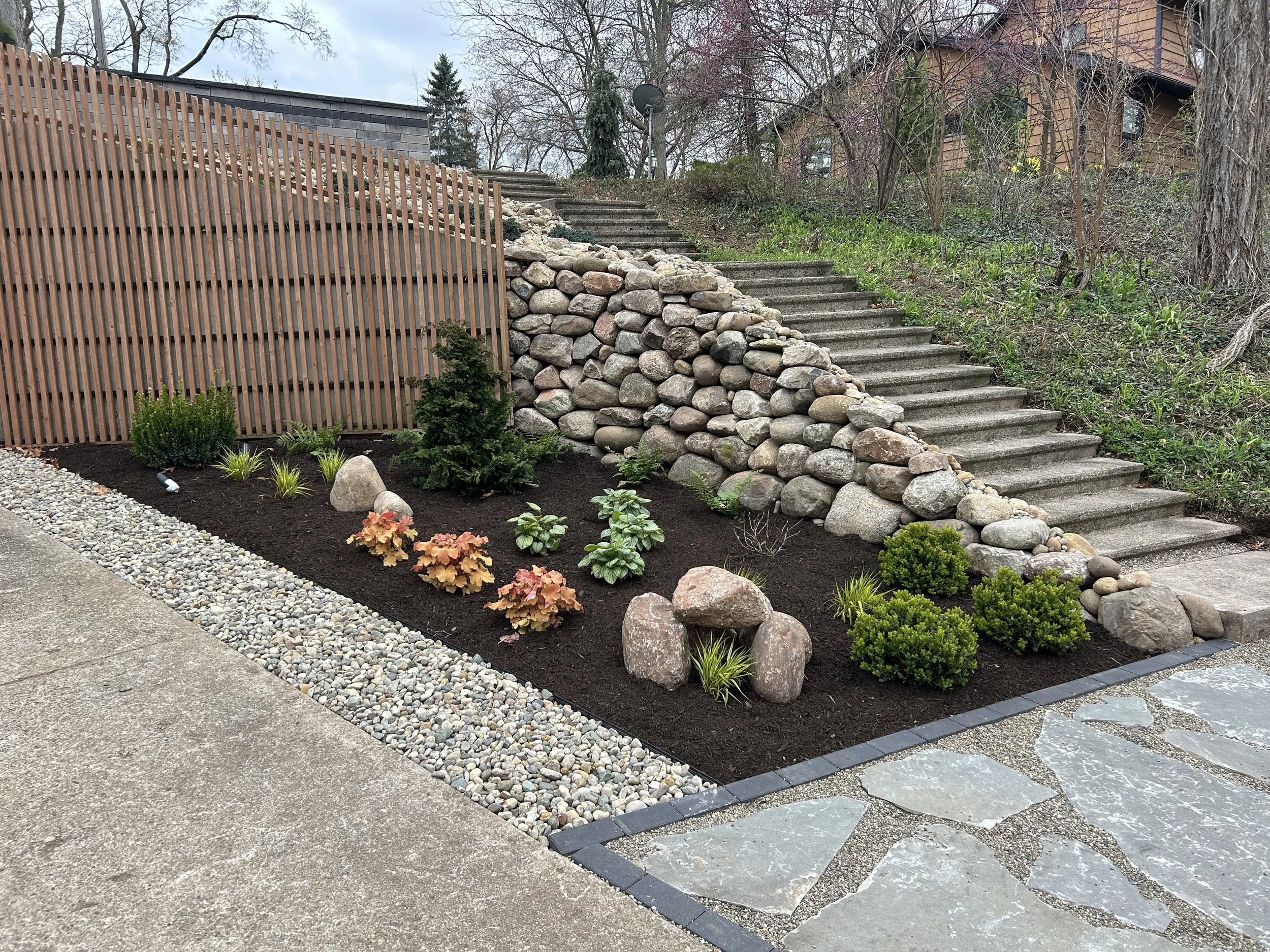 Mixed Textures for Modern Entrance 