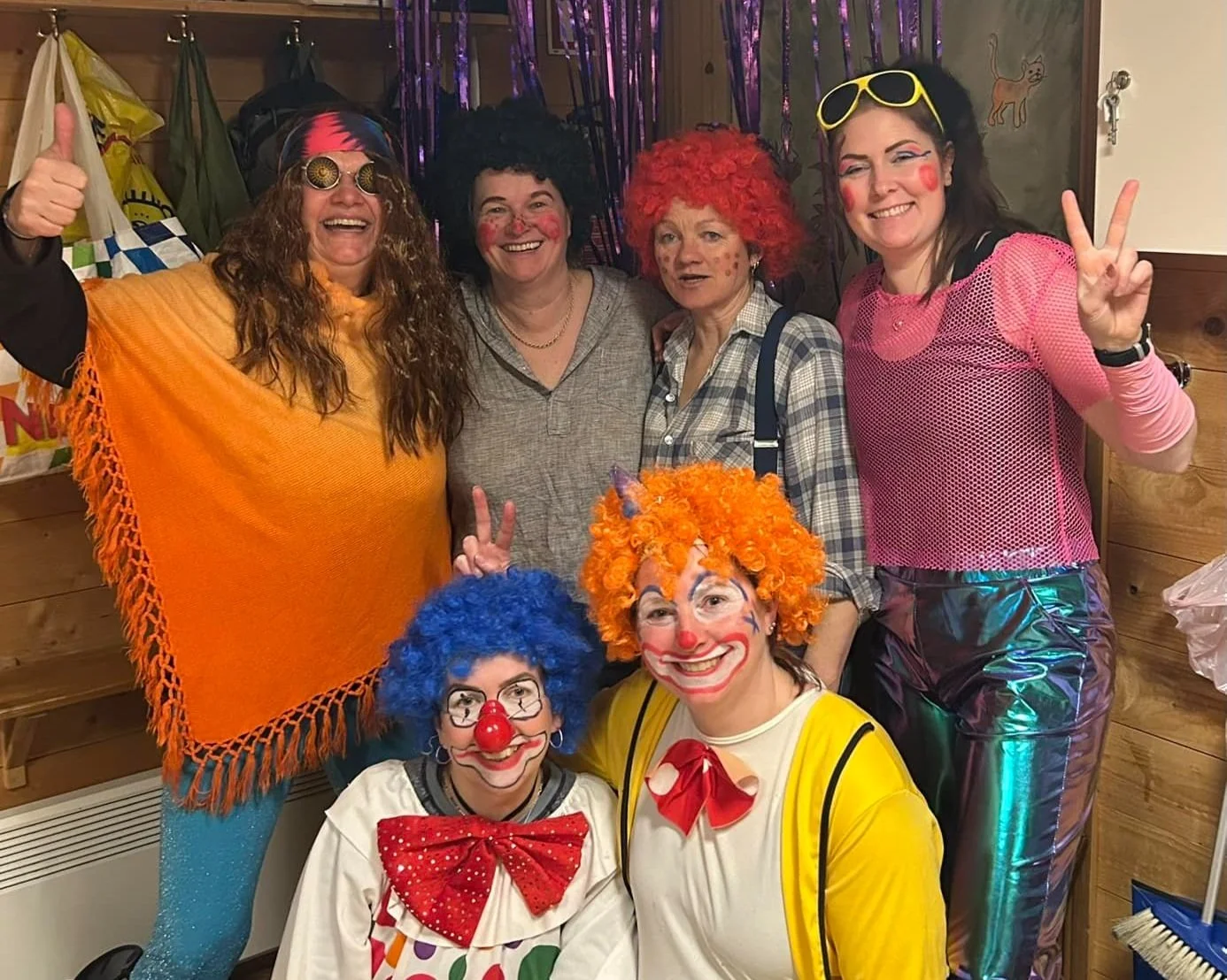 Leik og moro med de tilsette i Aadland gards- og friluftsbarnehage