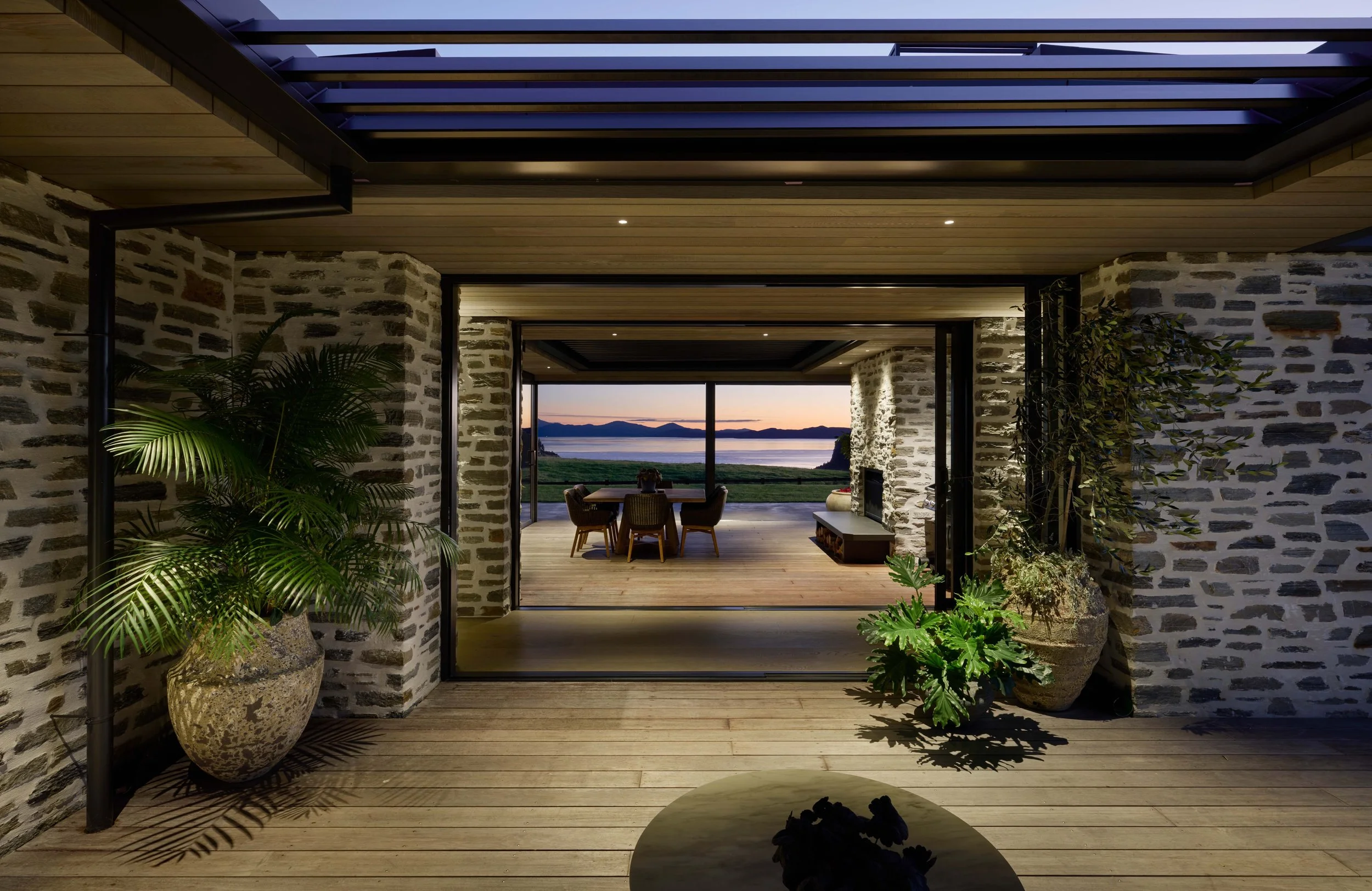 Material combination in harmony with lake views