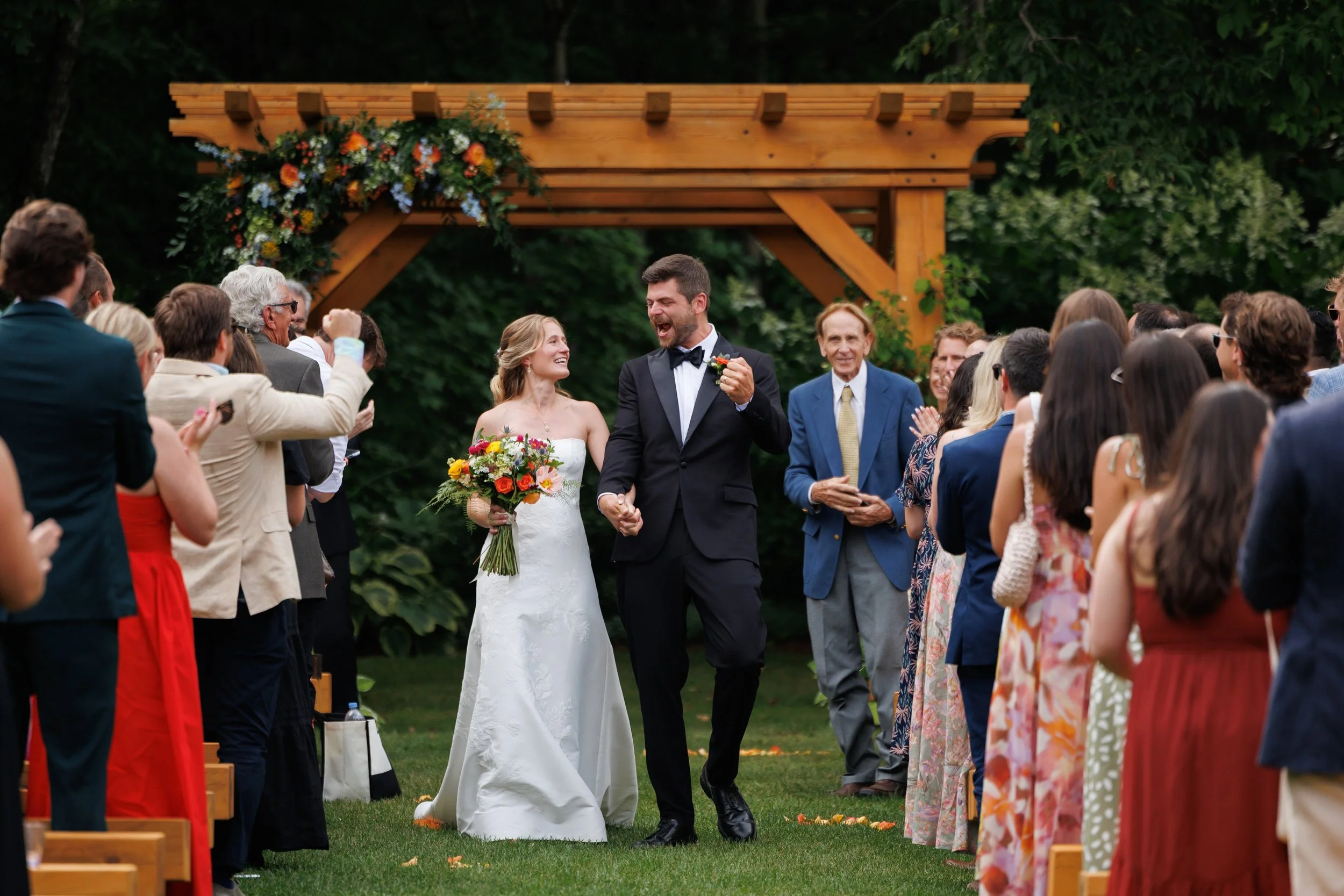 mad-river-barn-wedding-ceremony-waitsfield-vermont-478.jpg