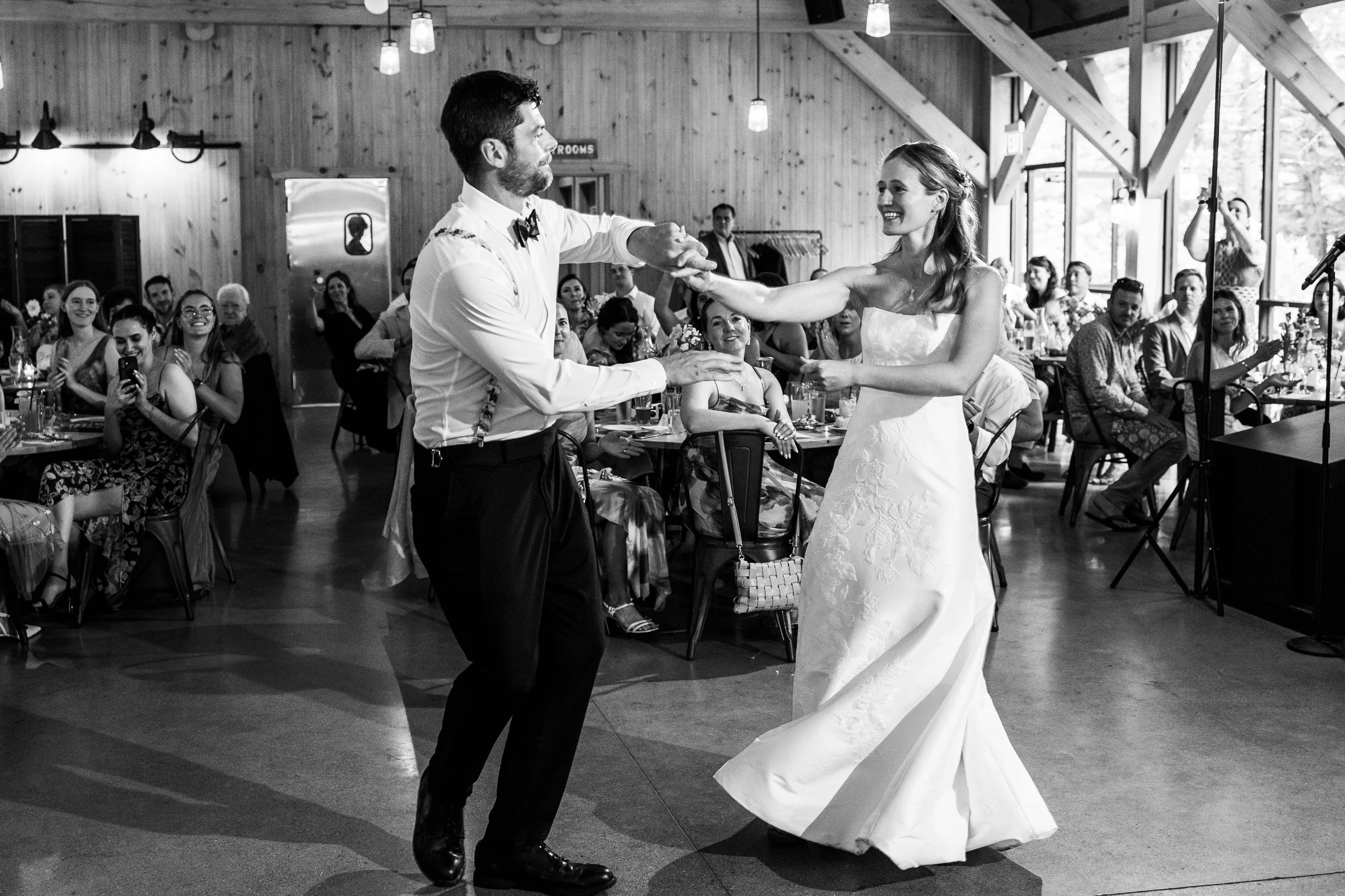 mad-river-barn-wedding-dance-floor-601.jpg
