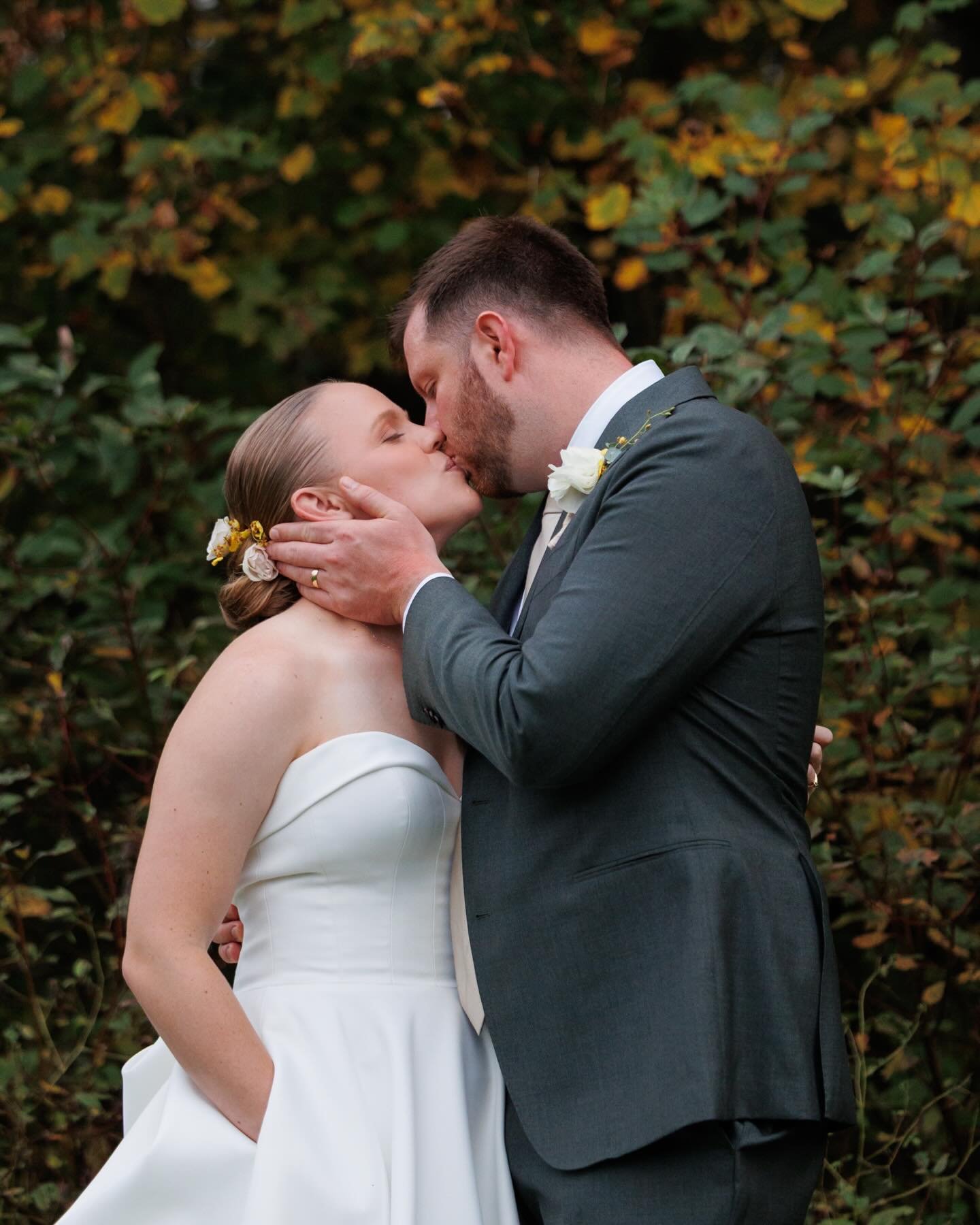 ⭐️⭐️⭐️⭐️⭐️ - &ldquo;Melissa truly felt like a friend&mdash;kind, thoughtful, funny, and so easy to be around. She made us feel comfortable in every meeting and on the day-of, which meant our photos look natural, joyful, and completely us.&rdquo;

Bea