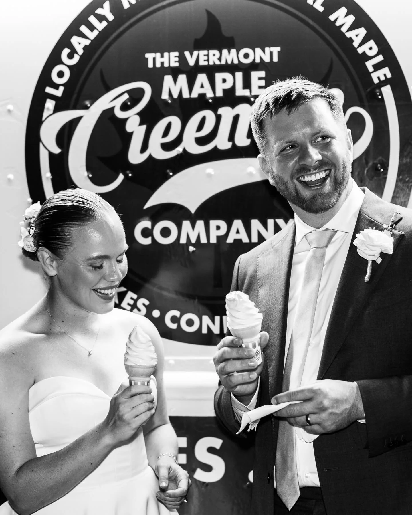 Creemee season is back! 🍦
Who&rsquo;s excited?!

Beauty:  @hillaryfaystudios 
@bridalwithrhe 
@styled.bynicole
@kissmekatevt
@styles__bykels 
Venue, stay, catering, bar: @lareaufarminn
Photography: @melissalynnimages
Floral: @heavenscent_flowers_art
