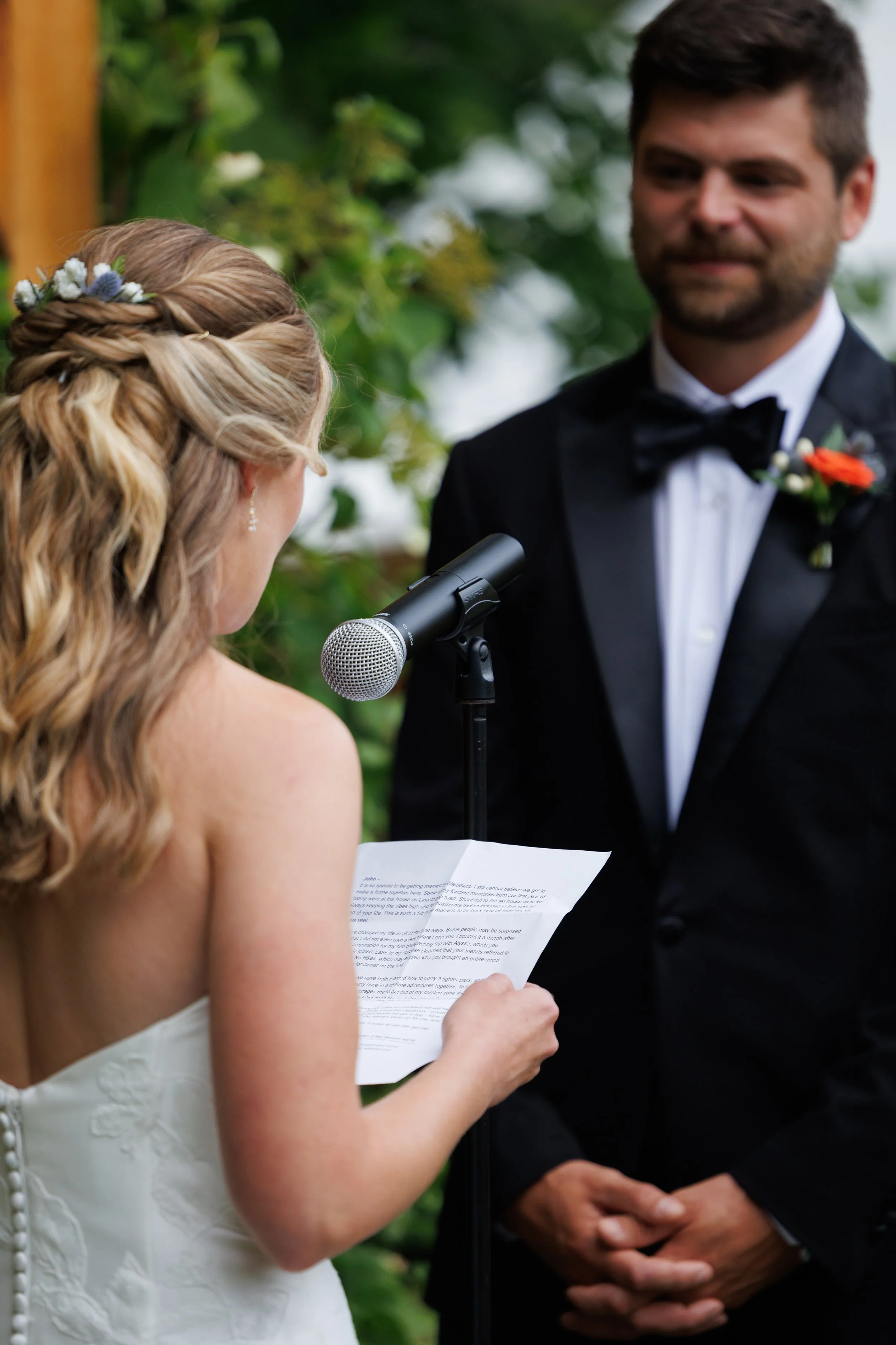 mad-river-barn-wedding-ceremony-waitsfield-vermont-418.jpg