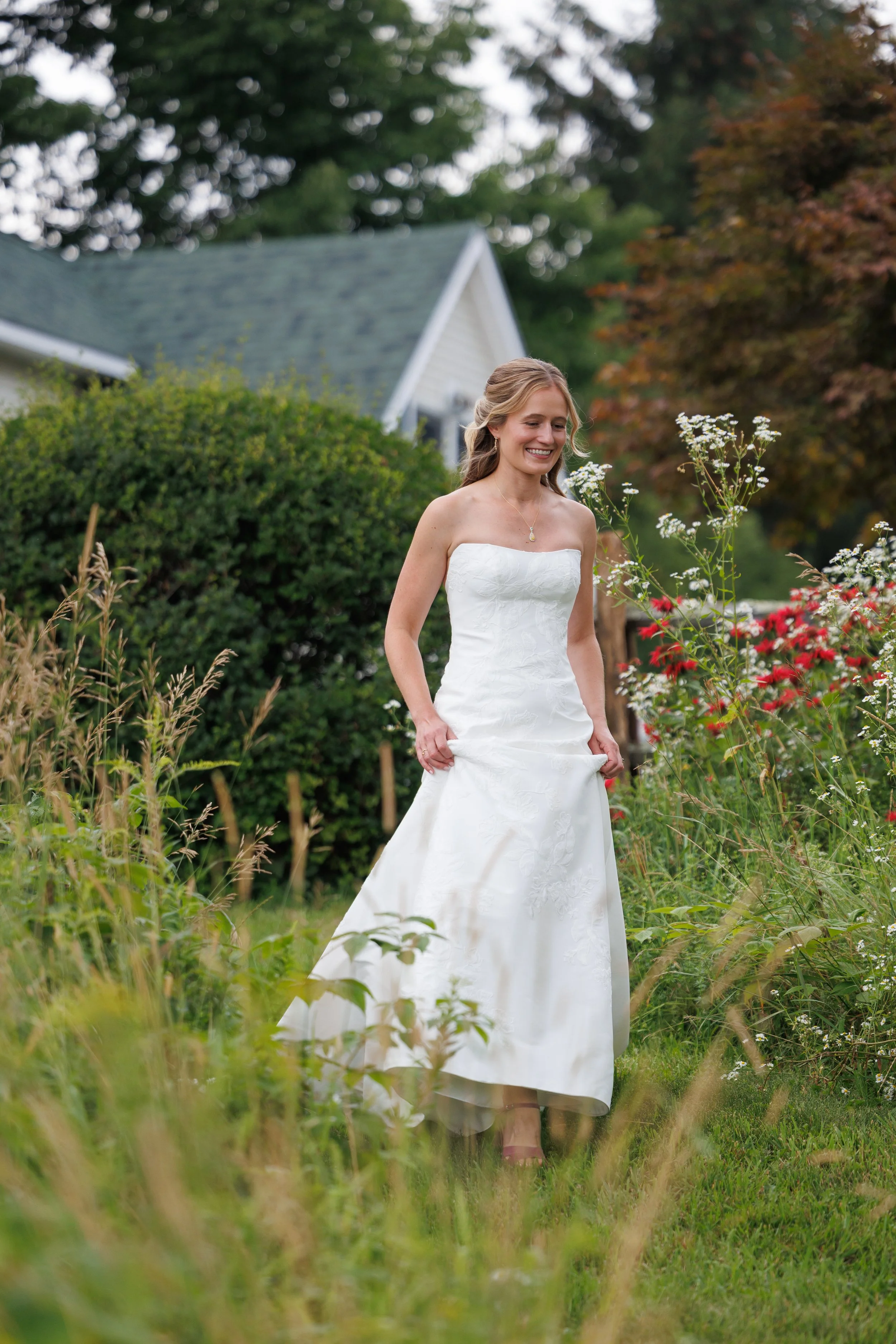 mad-river-barn-wedding-waitsfield-vermont-041.jpg