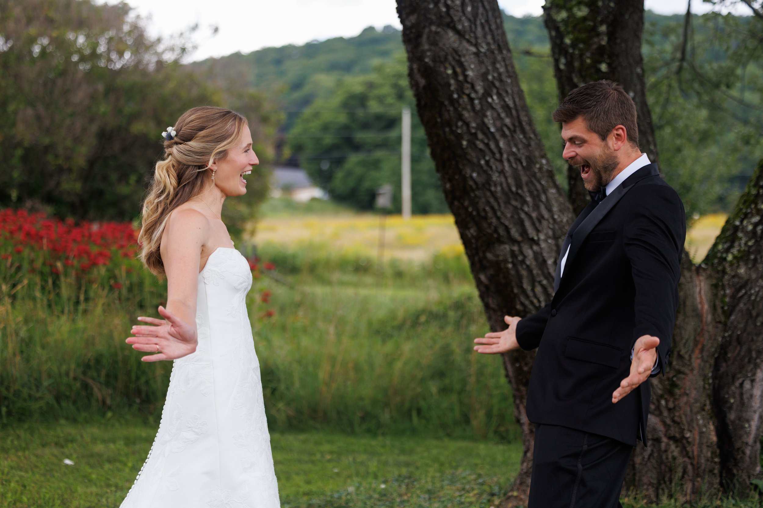 mad-river-barn-wedding-waitsfield-vermont-049.jpg