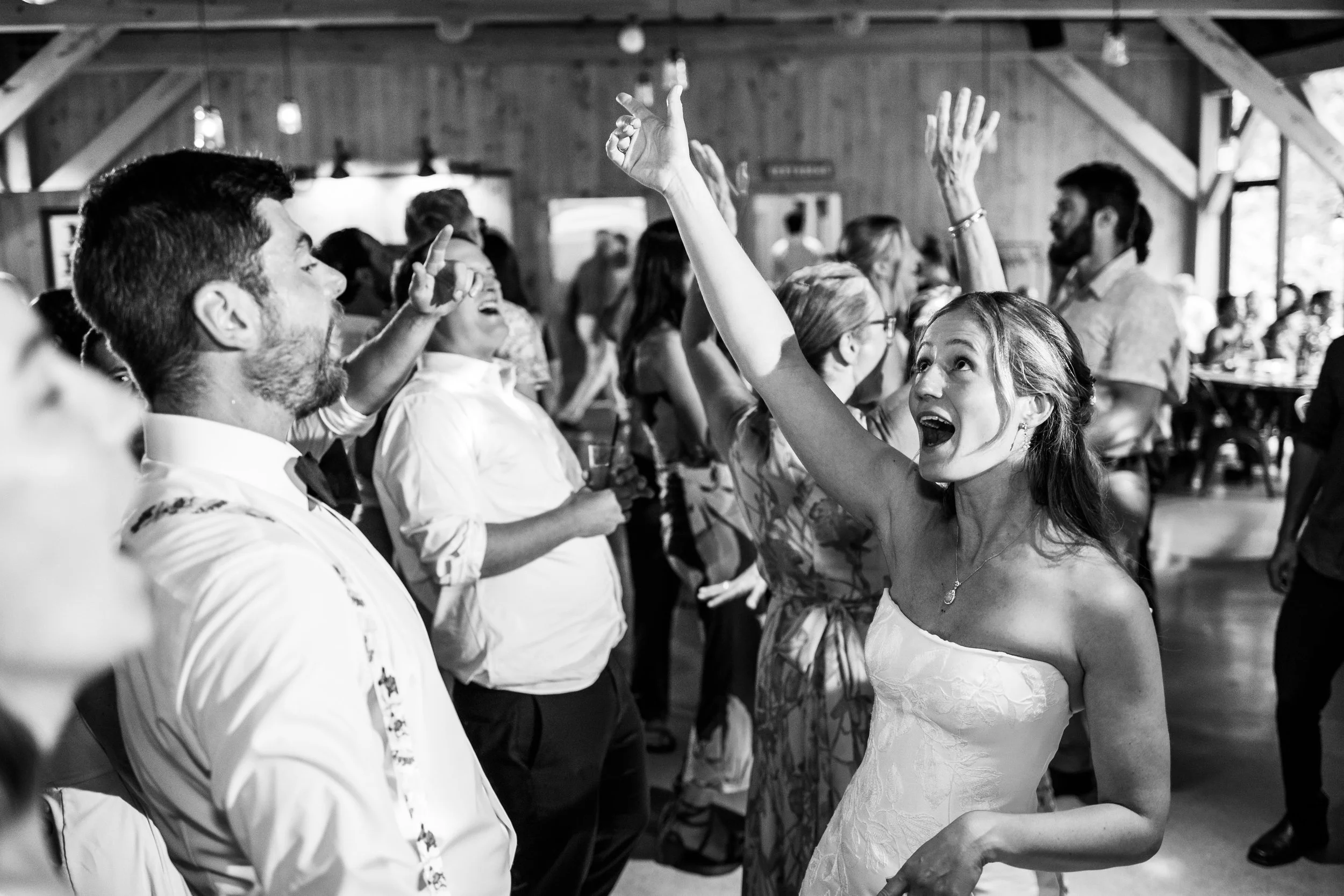 mad-river-barn-wedding-waitsfield-vermont-765.jpg