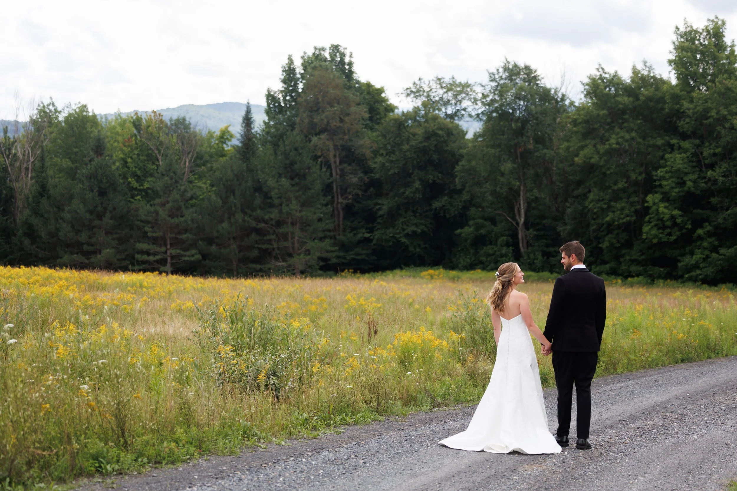 mad-river-barn-wedding-waitsfield-vermont-083.jpg