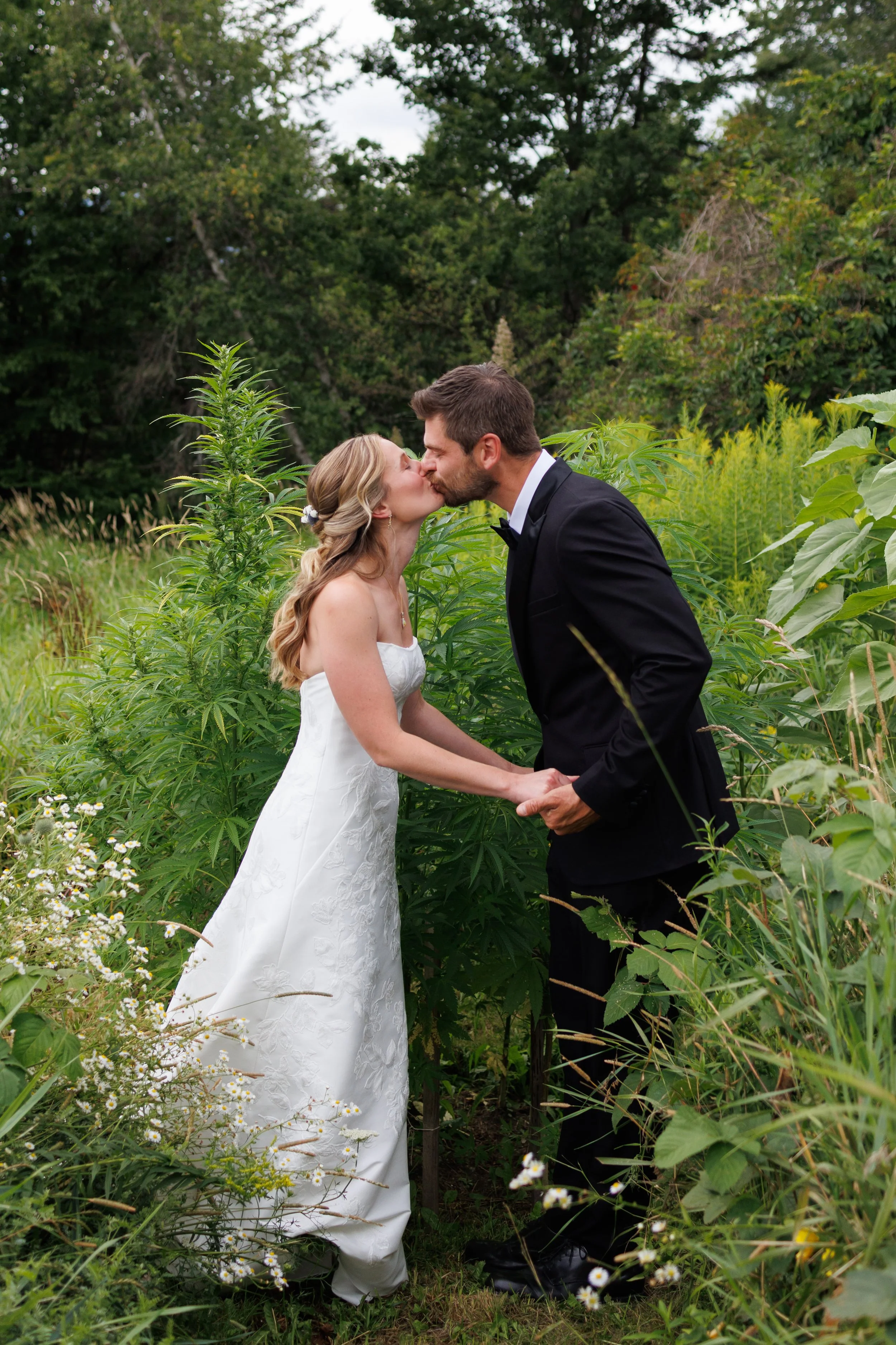 mad-river-barn-wedding-waitsfield-vermont-095.jpg
