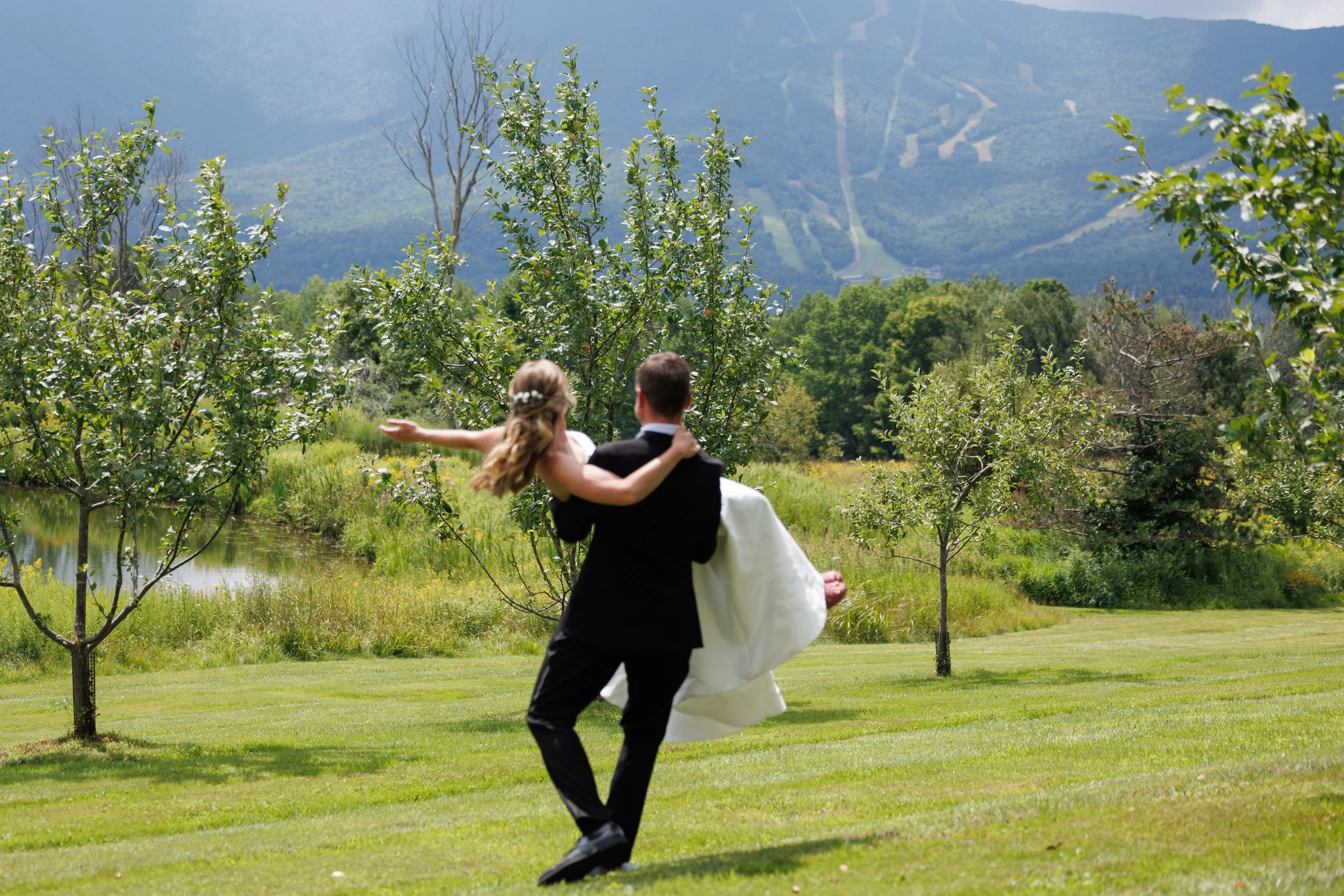 mad-river-barn-wedding-waitsfield-vermont-122.jpg