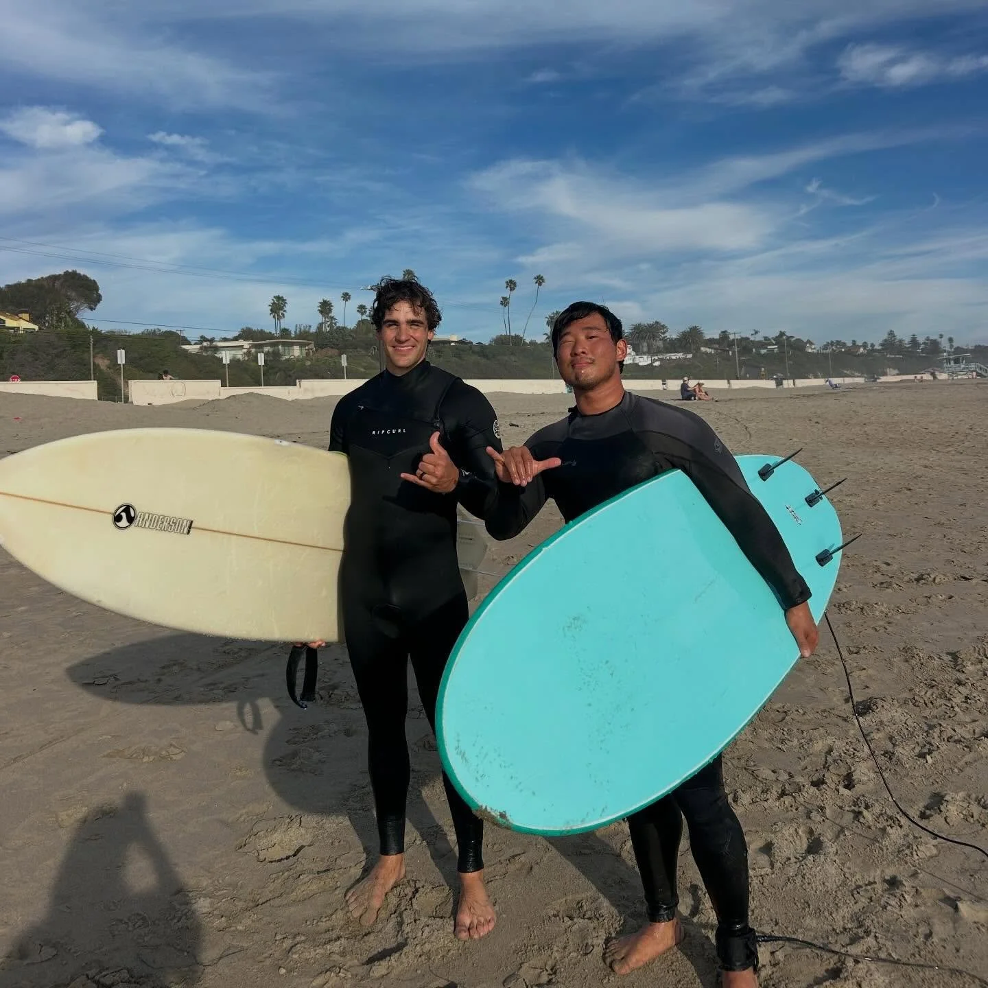 From squeegees to surfboards. Just another day at Happy&rsquo;s 🏄&zwj;♂️🏄&zwj;♂️