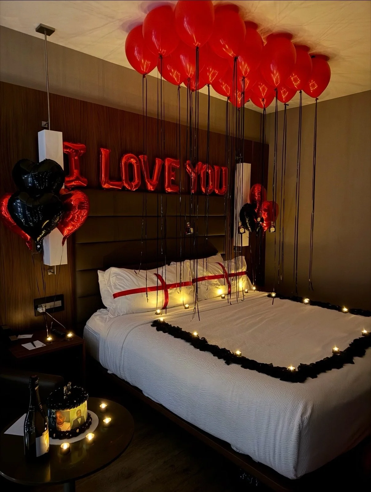 Because the details matter&hellip;
and so does he. 🥂✨

#MensBirthdaySurprise
#BirthdaySurpriseForHim
#DallasRoomDecor
#LuxuryBalloonDecor
#ClassyCreations214