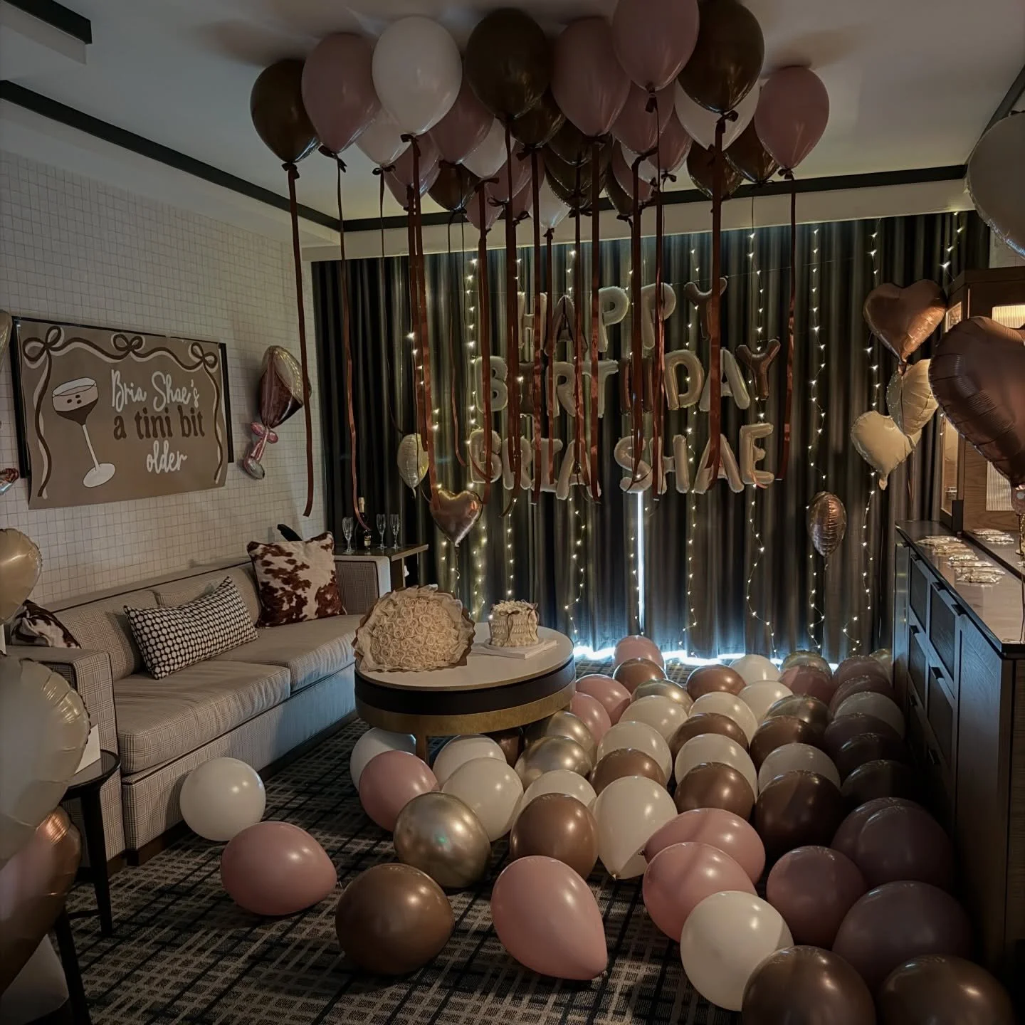 Thirty looks good in champagne tones. 🤎✨

#30thBirthday
#LuxuryBirthdaySetup
#OmniPGA
#DallasEventStylist
#ClassyCreations214