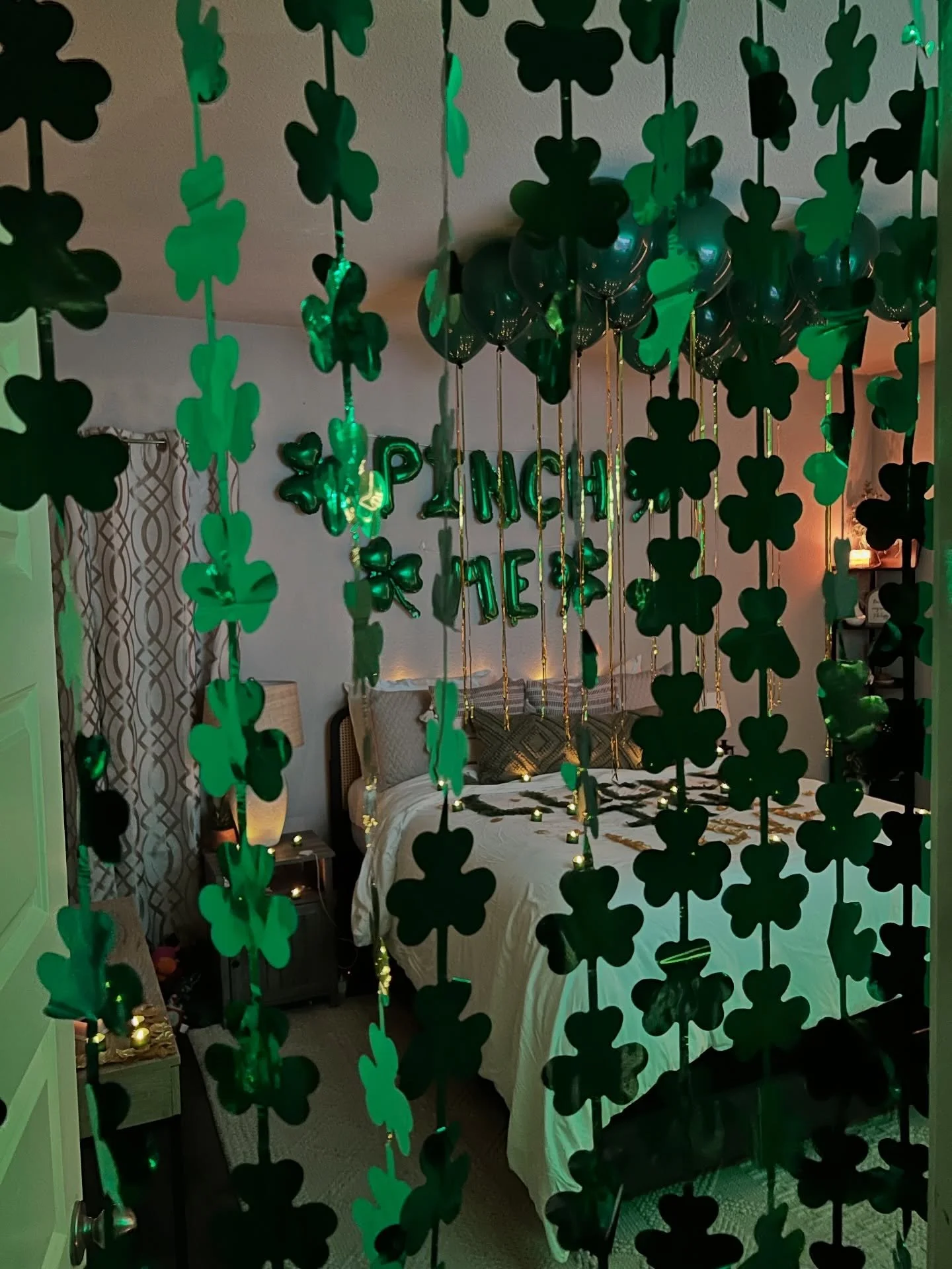 Lucky in Love 🍀

#StPatricksDay
#LuxuryRoomDecor
#DallasEventStylist
#LuckyVibes
#GreenAndGold