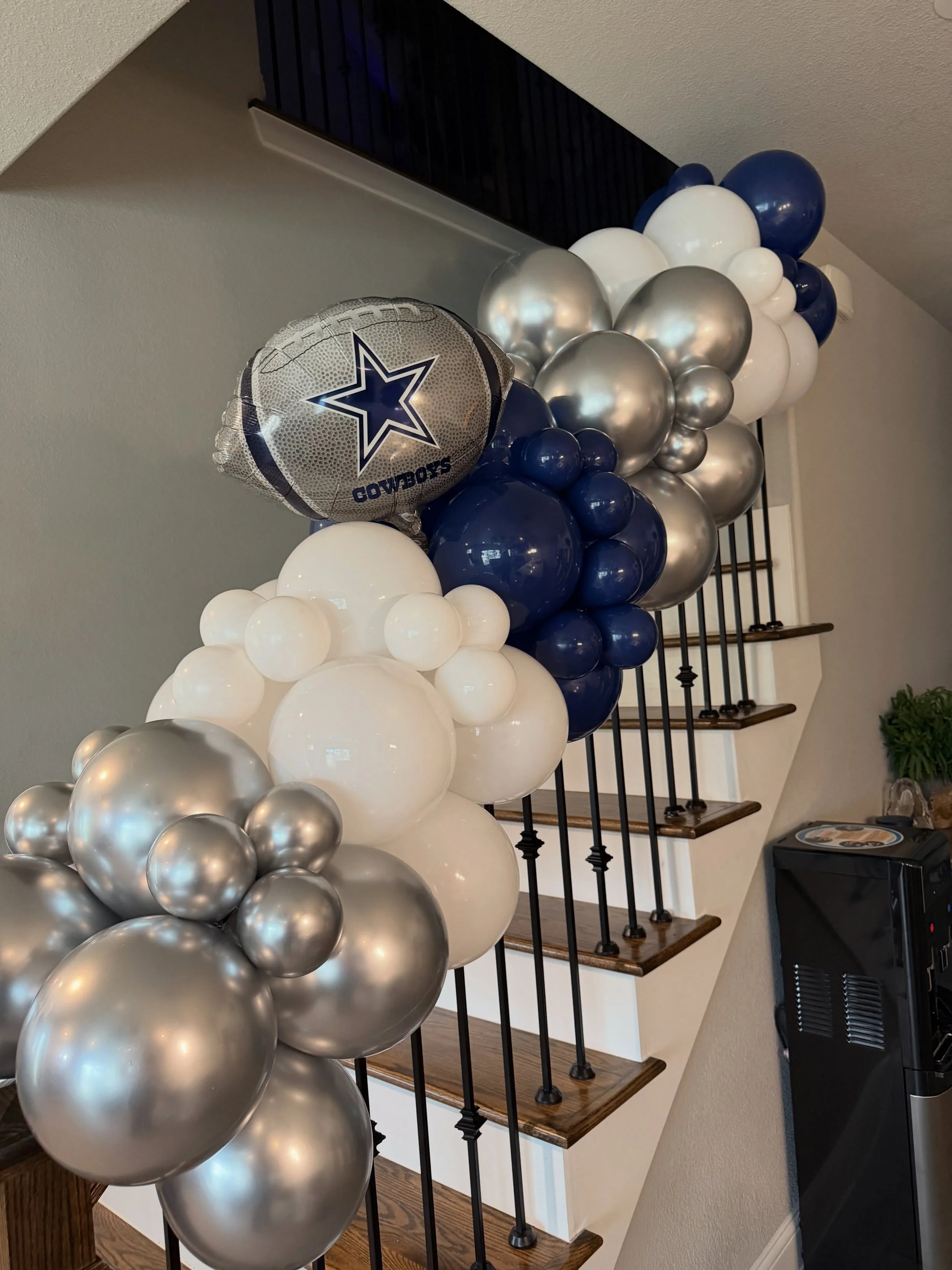 Built for the ultimate Cowboys fan 🏈⭐️💙

#DallasBalloonDecorator #CowboysNation #BirthdaySetup #DFWEvents #GameNight