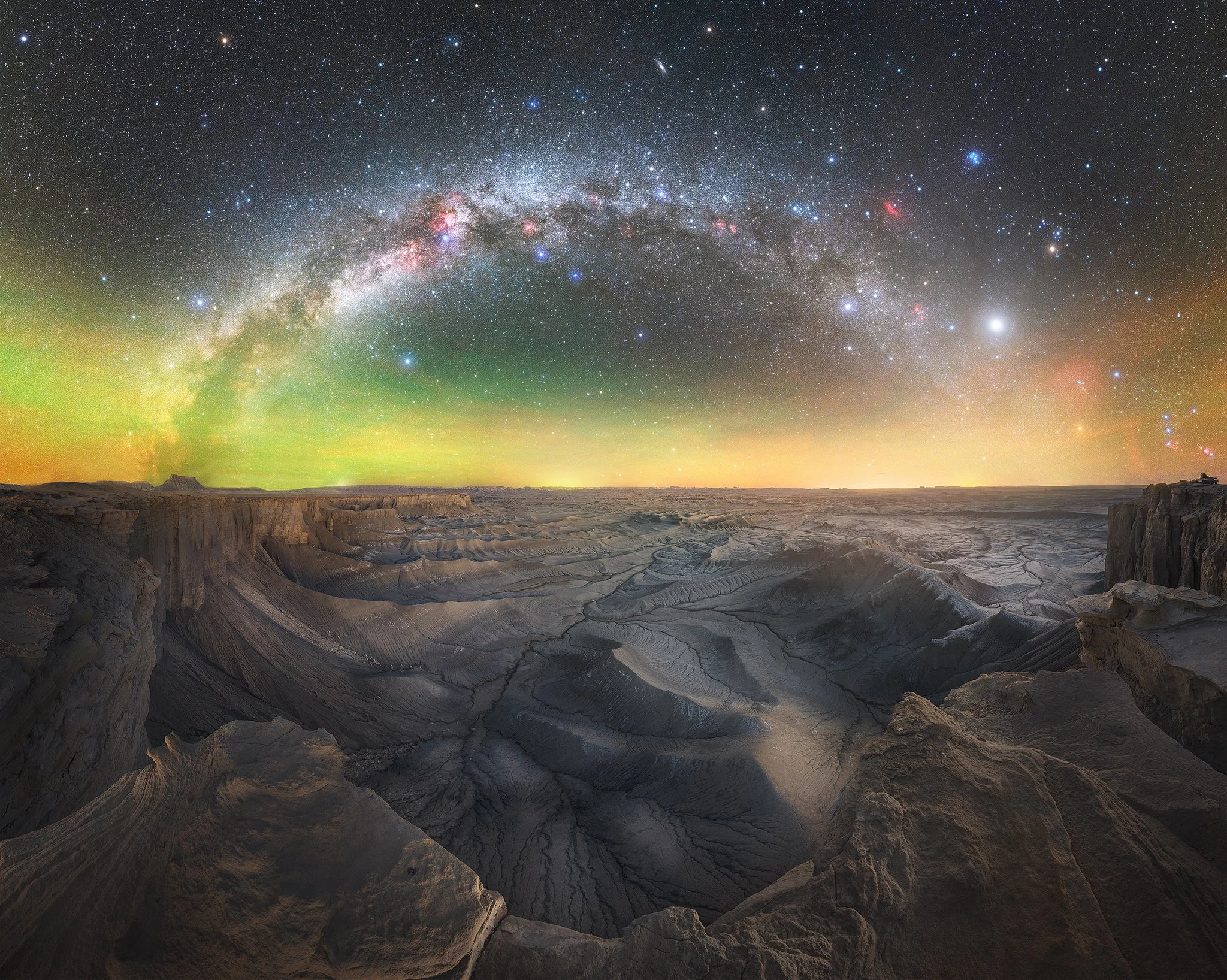 Moonscape Milkyway 2048px.jpg