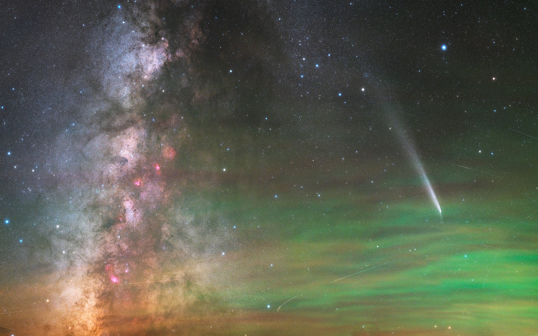 Comet Milky Way 2048px.jpg
