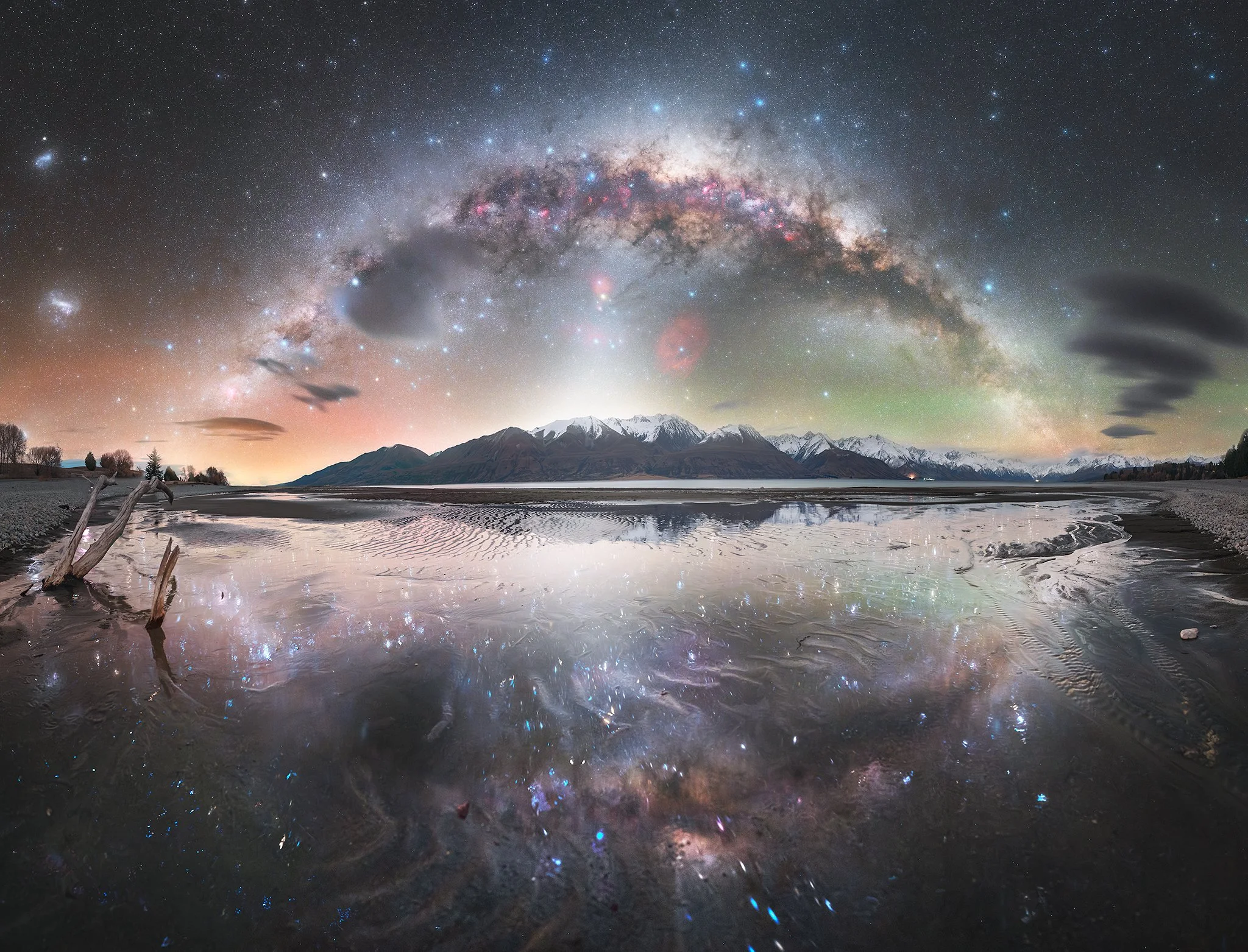 Pukaki Reflections 2048px.jpg