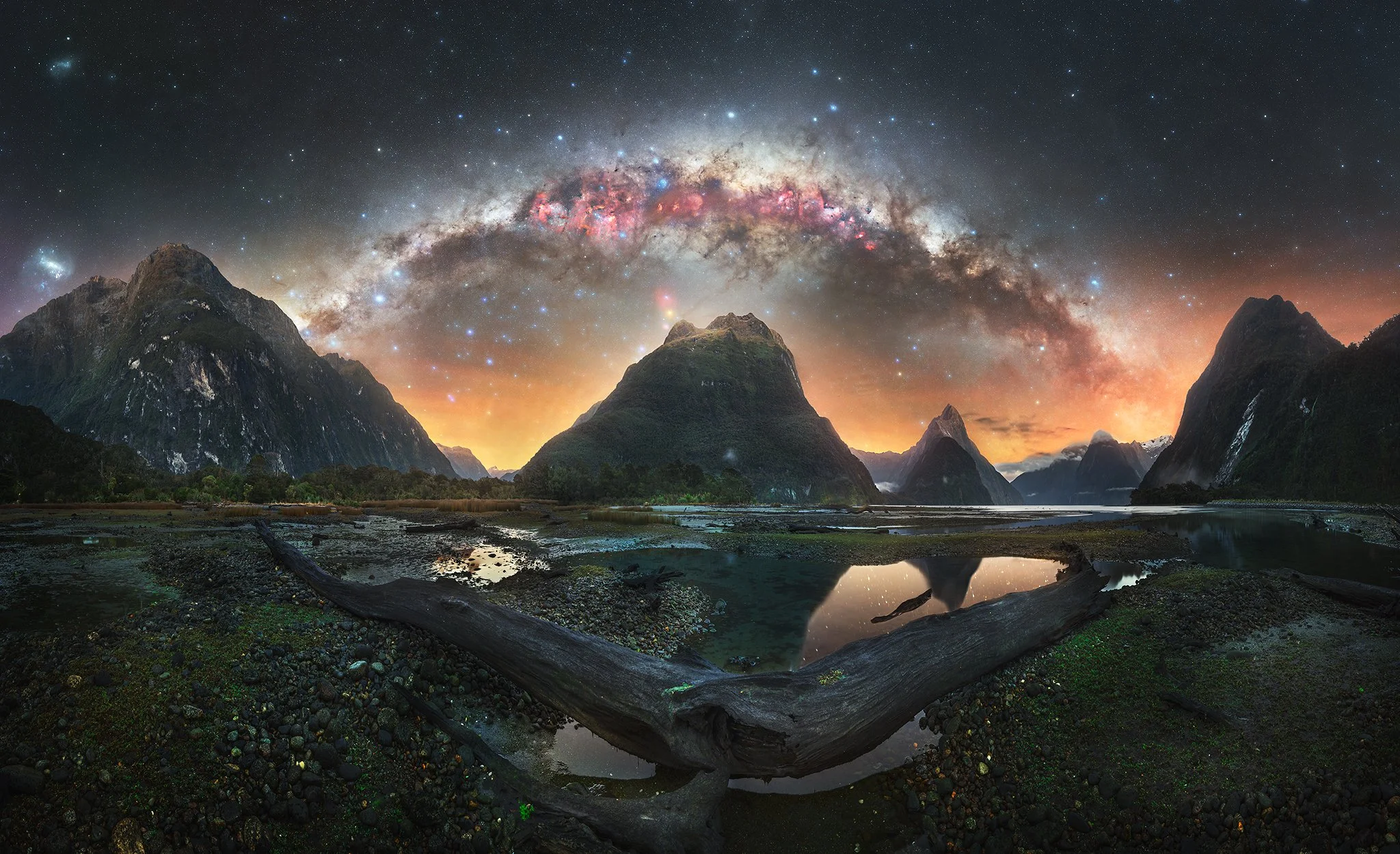 MILFORD SOUND MILKY WAY 2048px.jpg