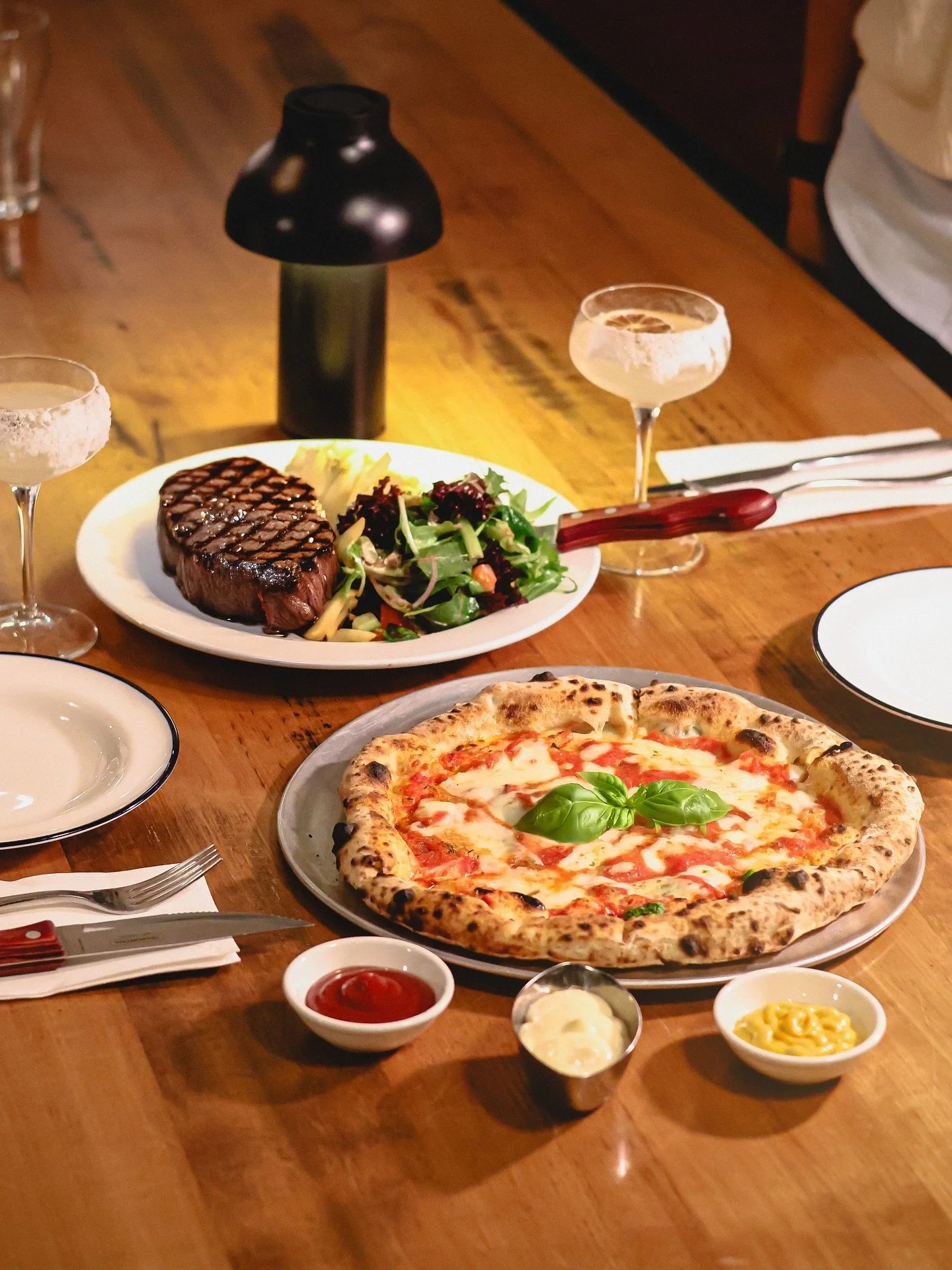 Your fork&rsquo;s toughest decision tonight: pizza or steak?
(We say... both 😏)

Empire Hotel&rsquo;s got your cravings covered.