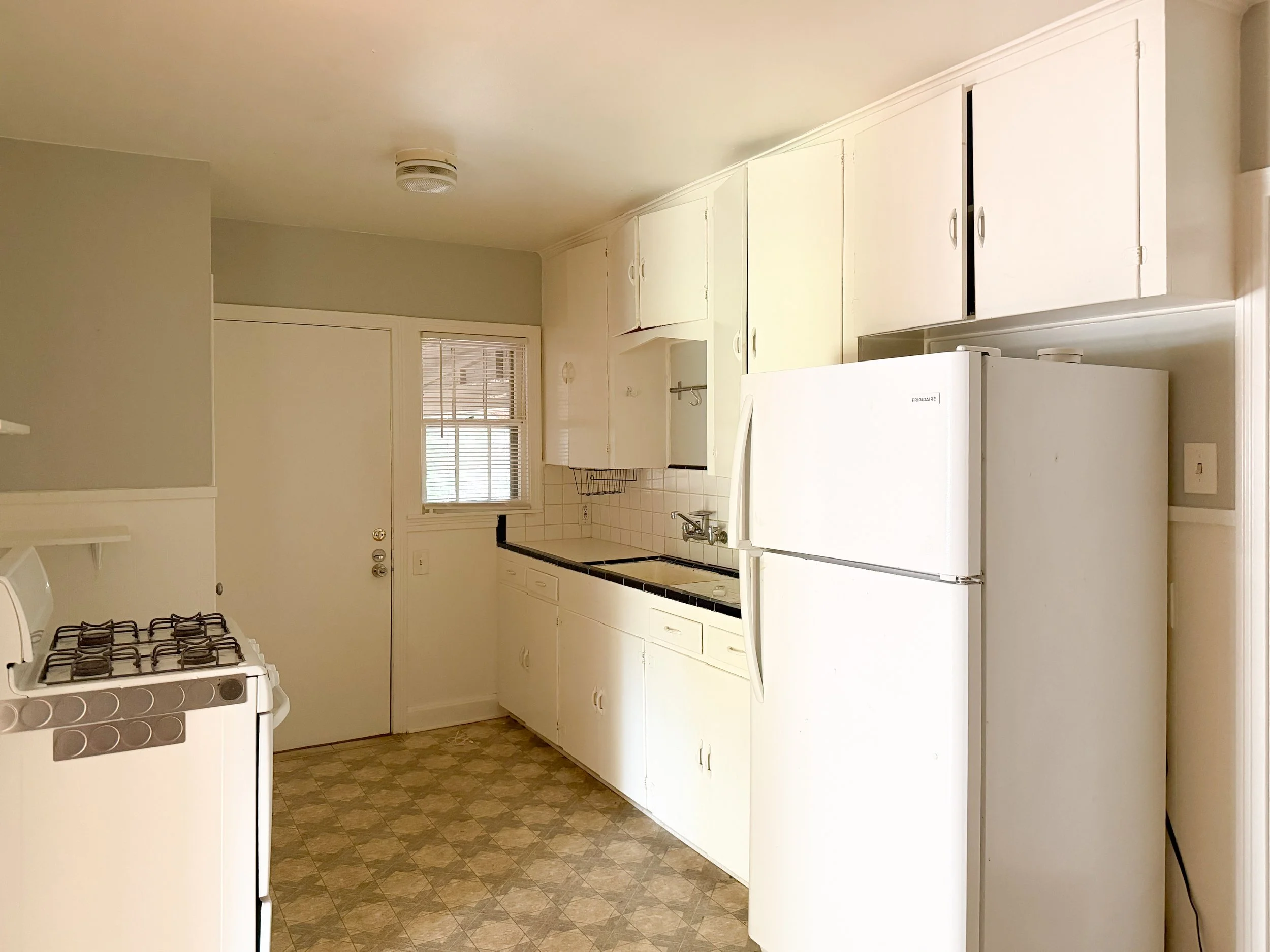 Travis Heights Duplex-09.jpg