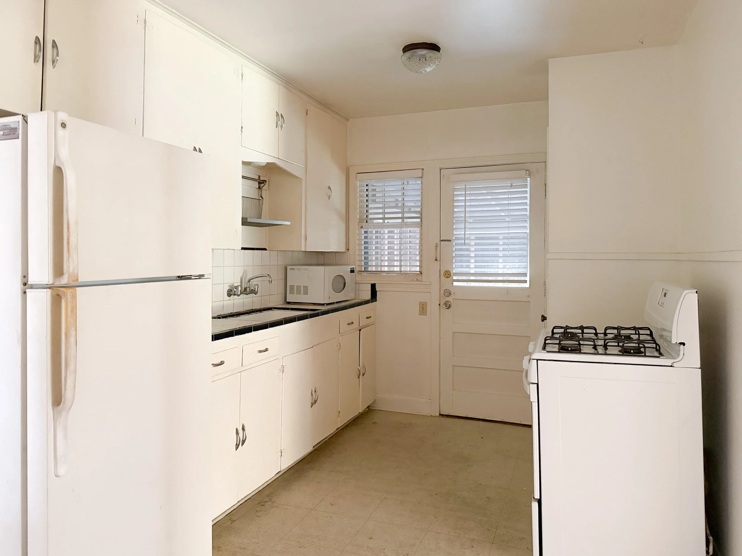 Travis Heights Duplex-19.jpg