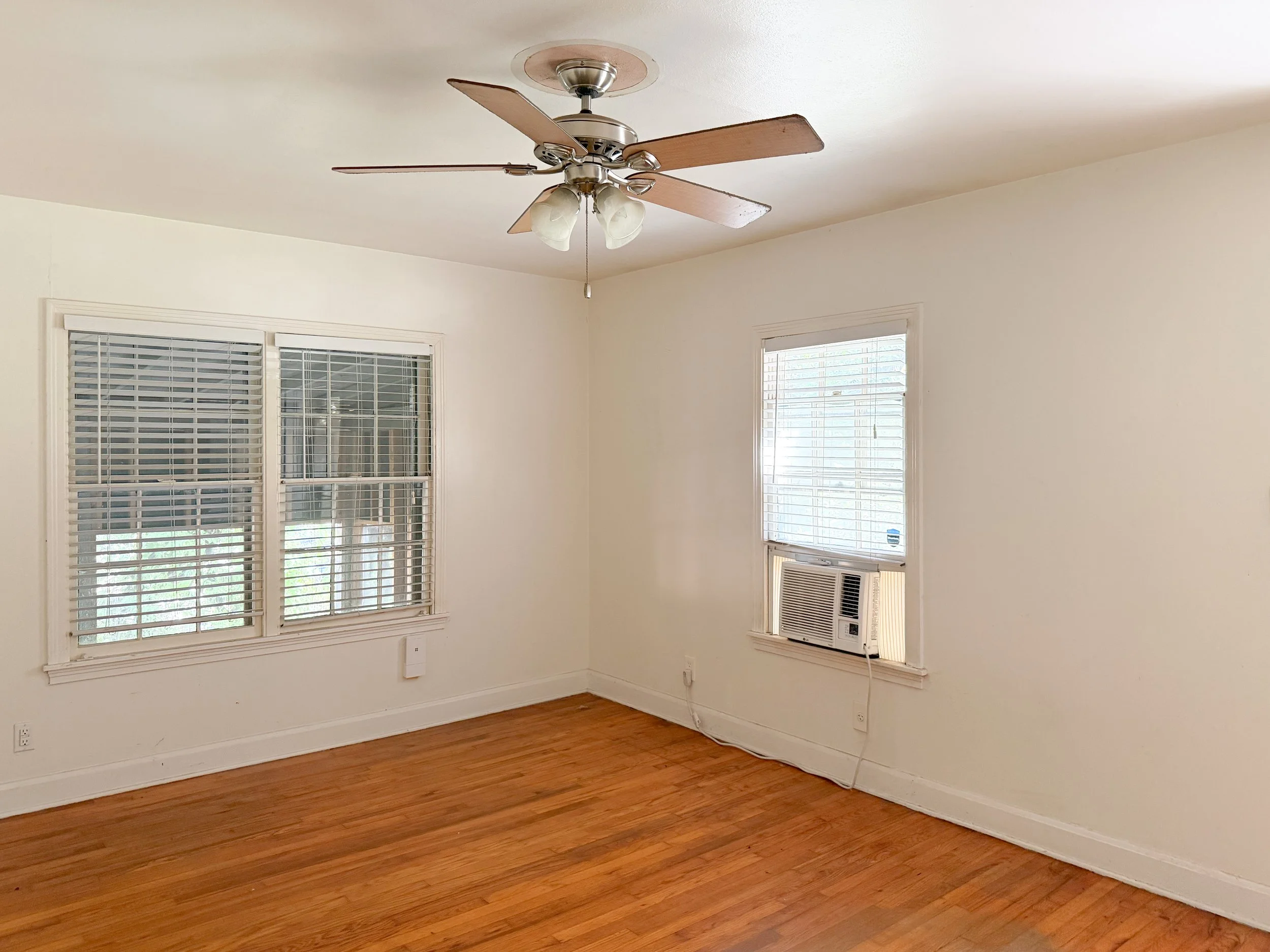 Travis Heights Duplex-20.jpg