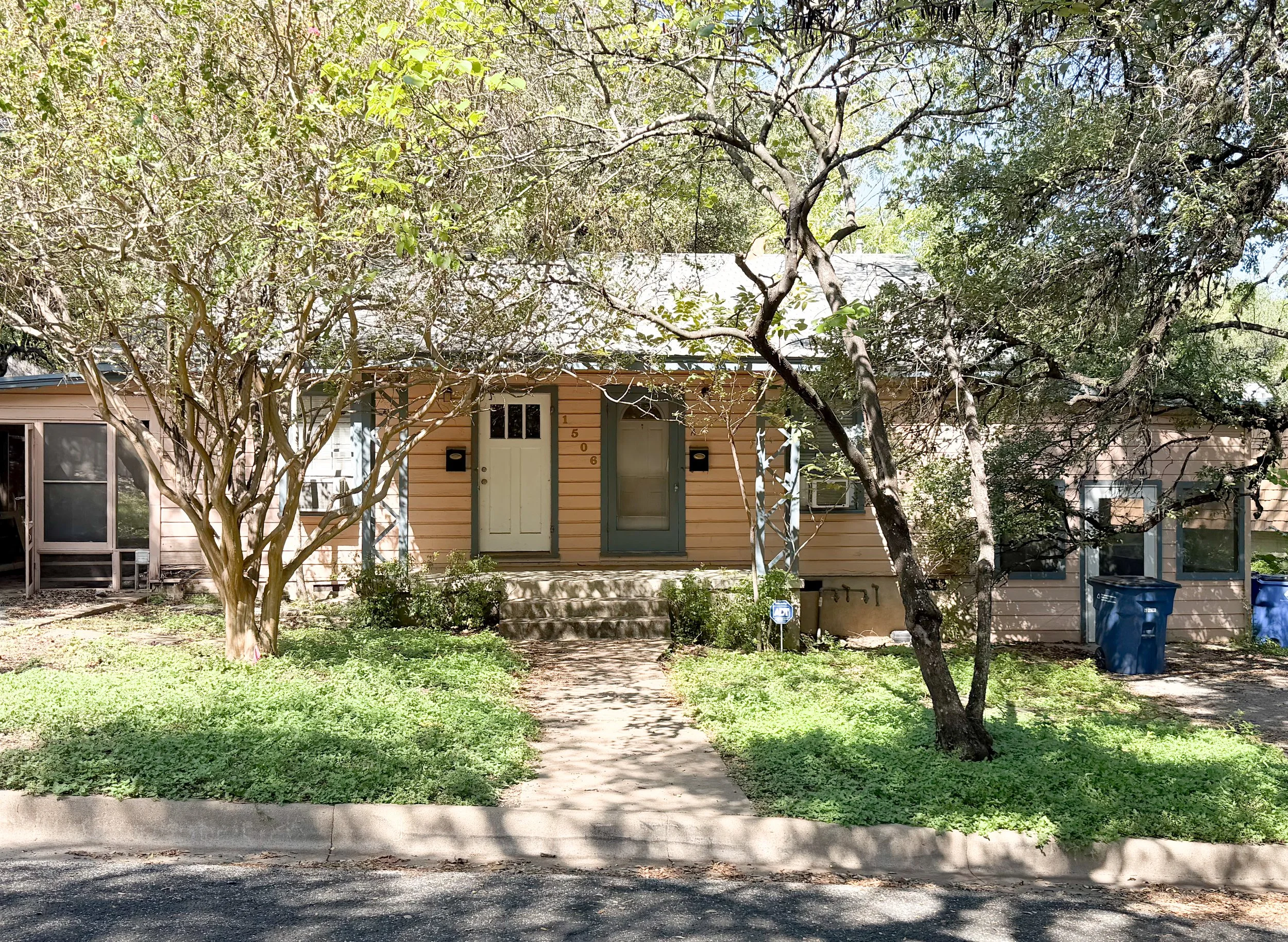 Travis Heights Duplex-22.jpg
