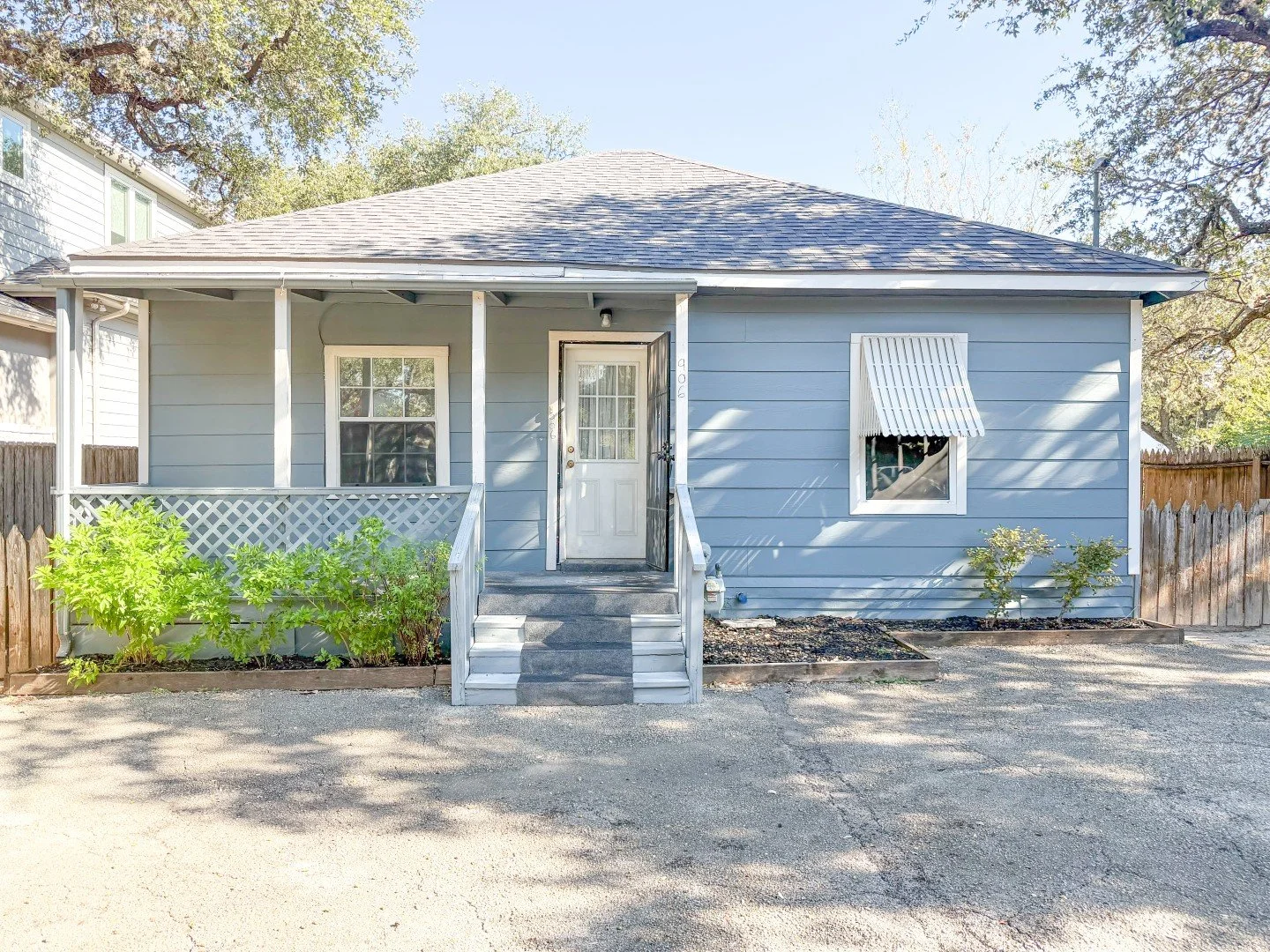 Elizabeth-14 (Large).jpg