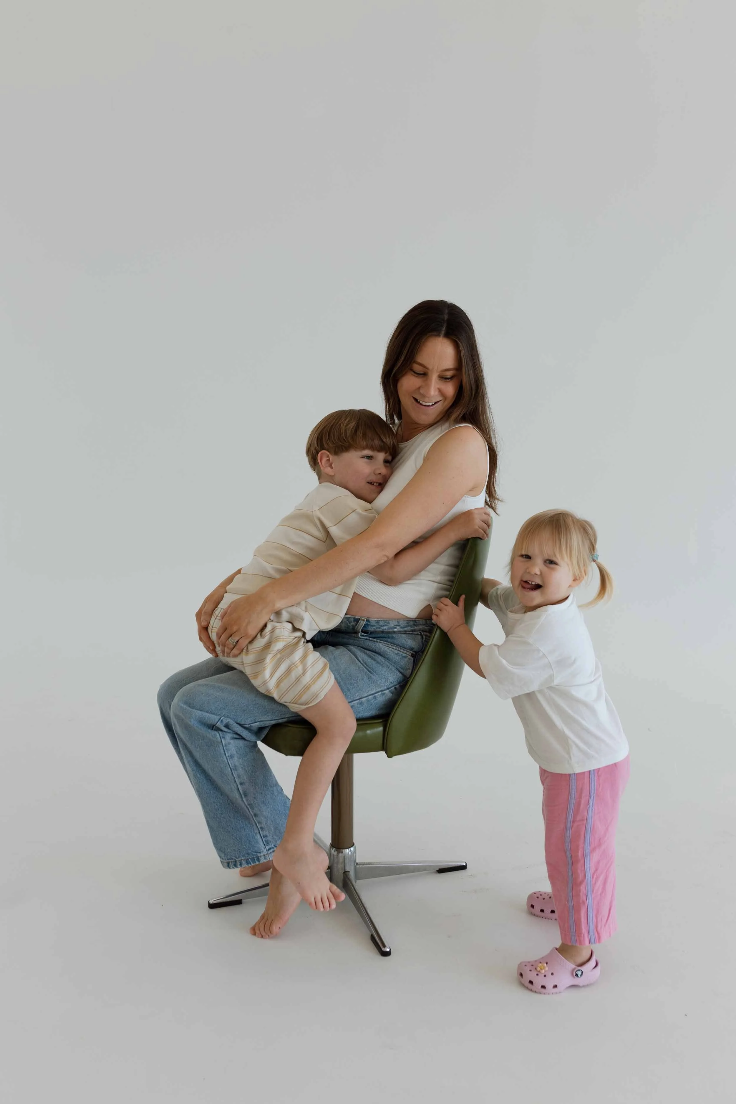laura-koutnik-photography-mother-child-studio-5.jpg