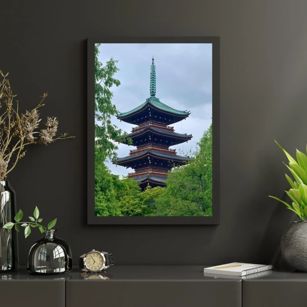 Bring the city of Tokyo, Japan inside 🏙️🌟 Framed cityscape photography is more than art &mdash; it&rsquo;s a window into the urban world. Perfect for living rooms, home offices, or wherever inspiration strikes.